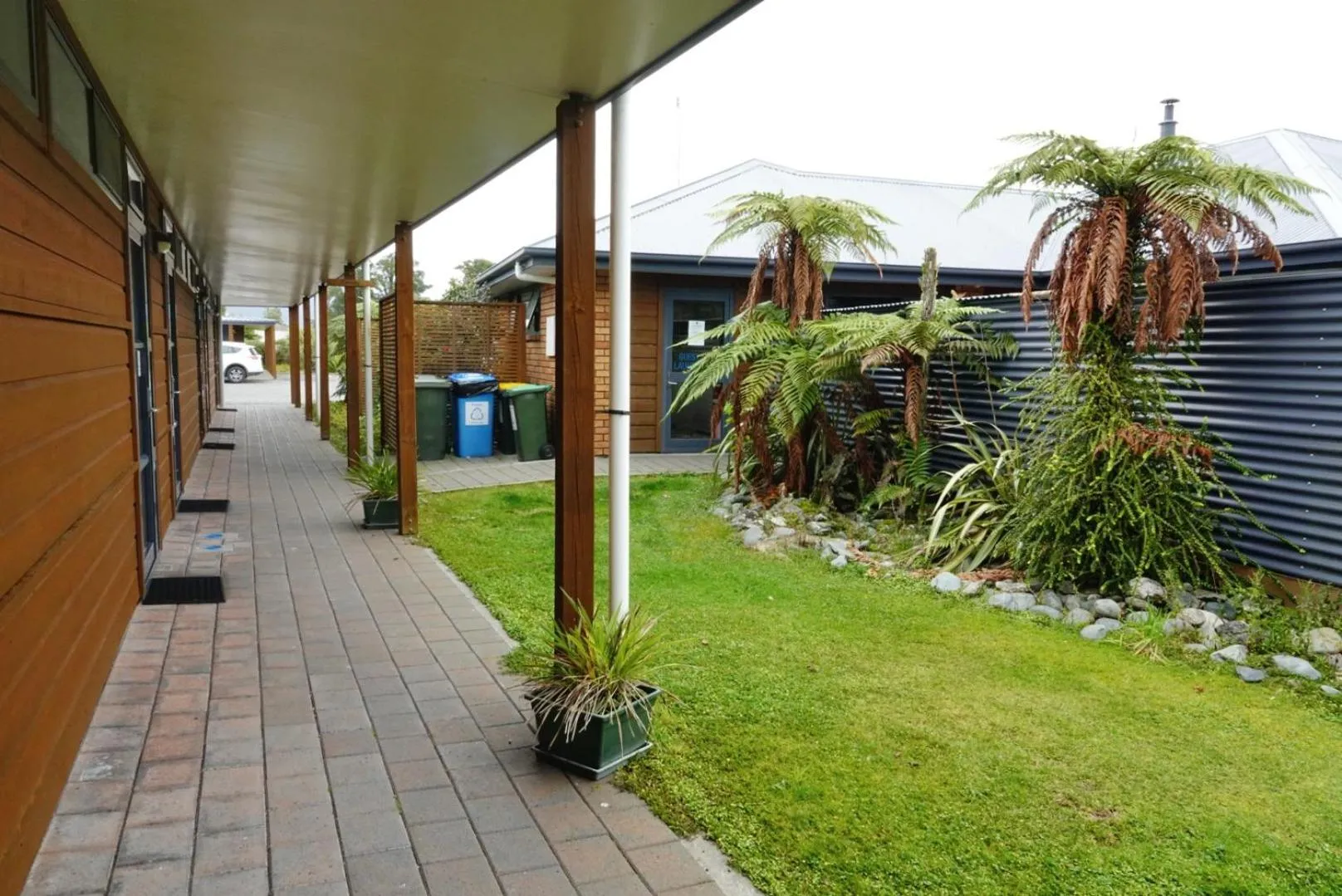 Facade/entrance in Sunset Motel