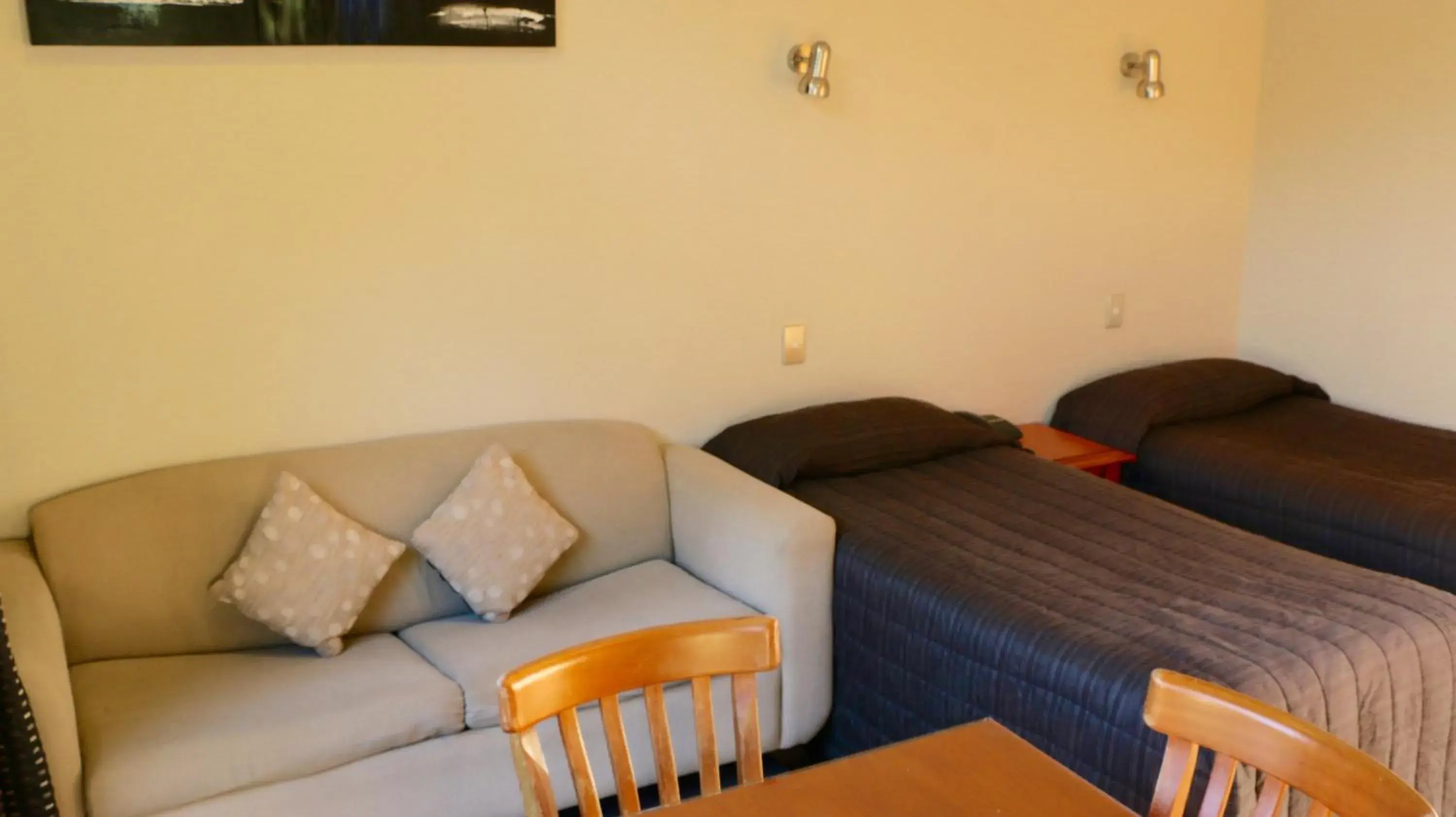 One-Bedroom Apartment with Mountain Views in Sunset Motel One-Bedroom Apartment with Mountain Views in Sunset Motel