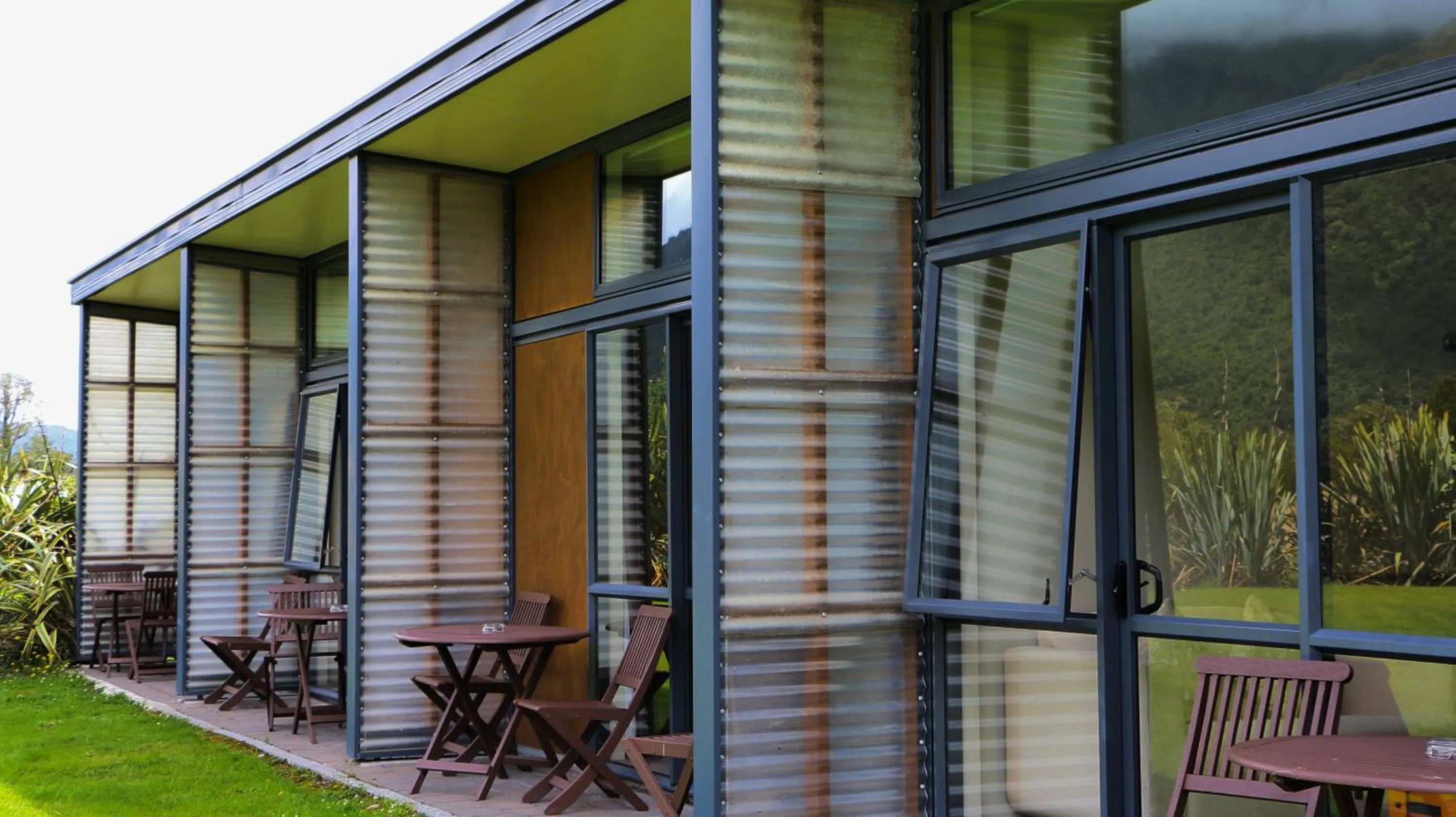 Balcony/Terrace in Sunset Motel