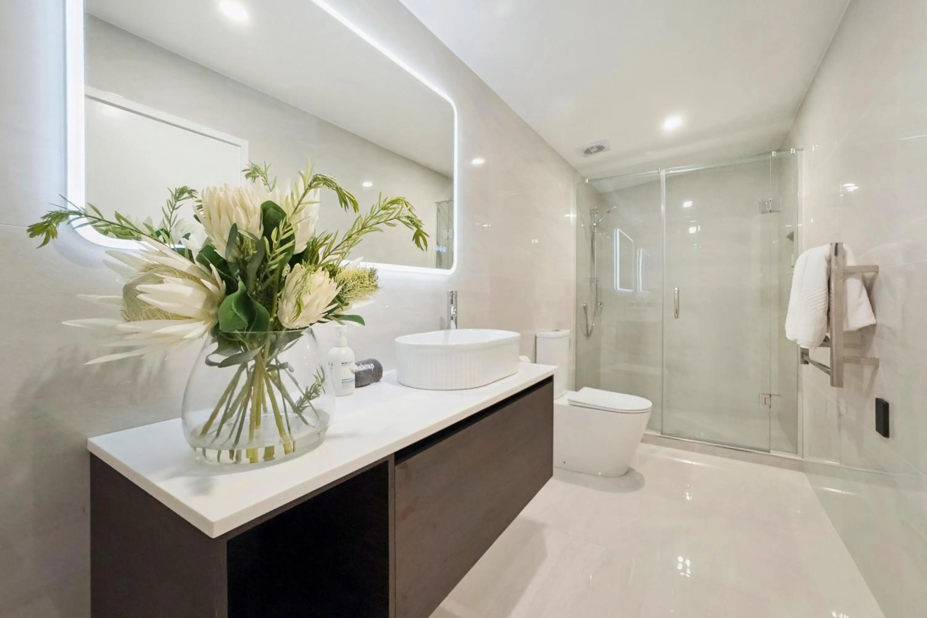 Shower in Sai Motels - Greenlane Auckland