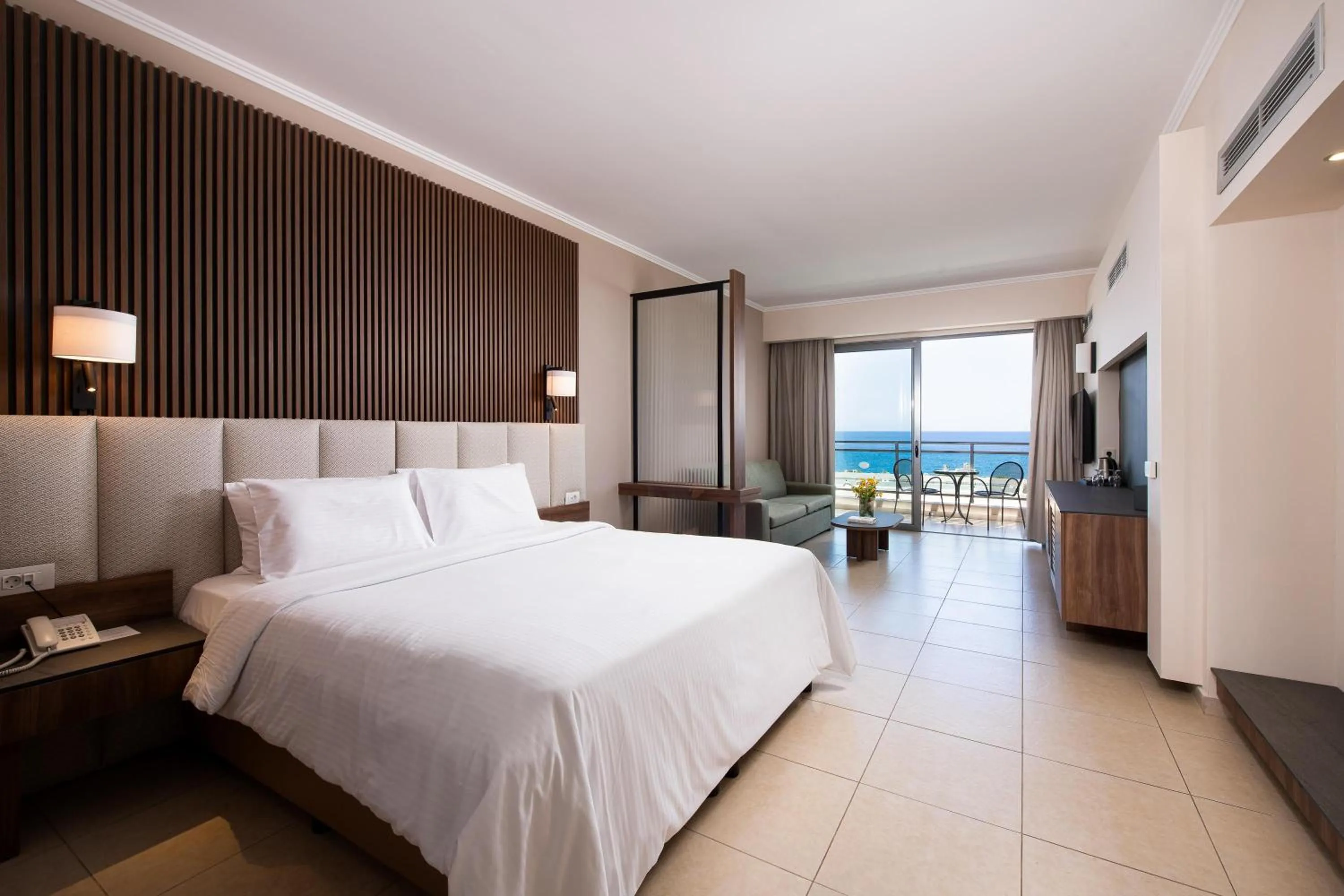 Photo of the whole room, Bed in KRESTEN ROYAL Euphoria Resort