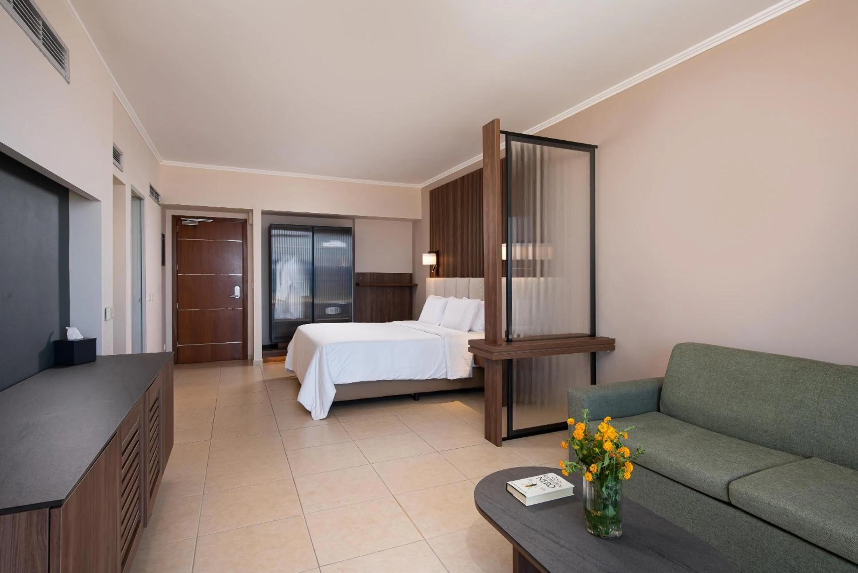 Photo of the whole room, Bed in KRESTEN ROYAL Euphoria Resort