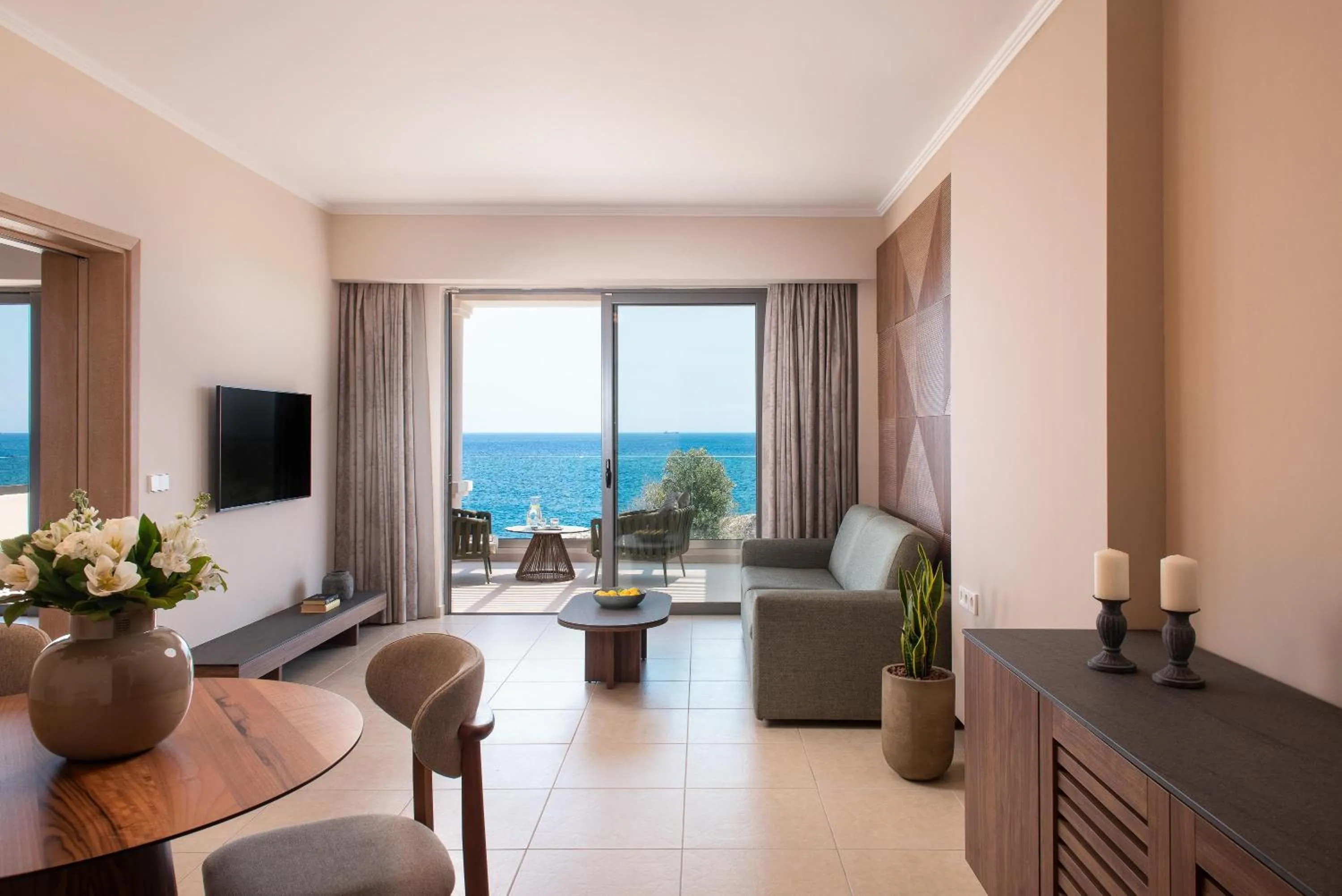 Photo of the whole room in KRESTEN ROYAL Euphoria Resort