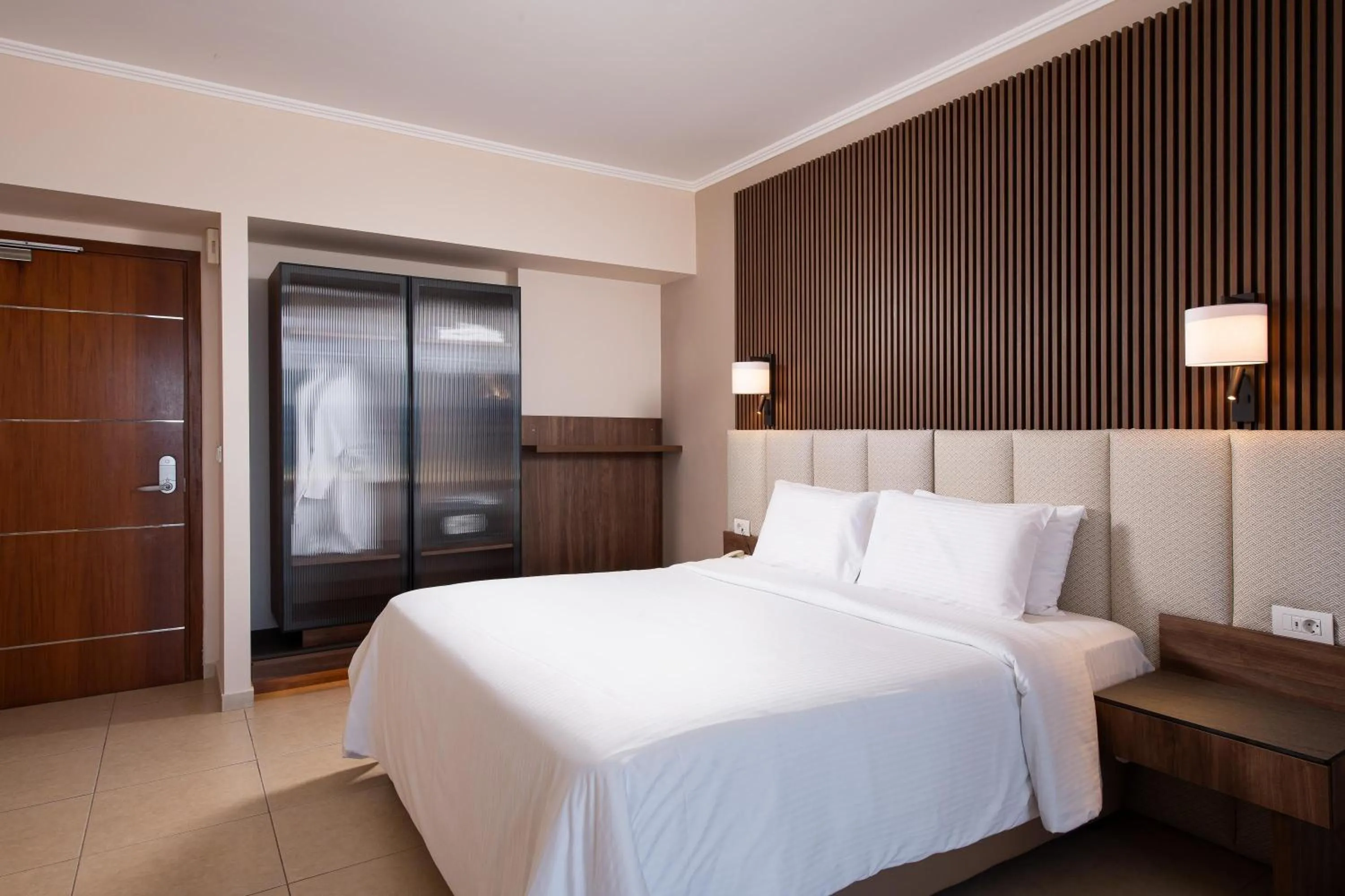 Photo of the whole room, Bed in KRESTEN ROYAL Euphoria Resort