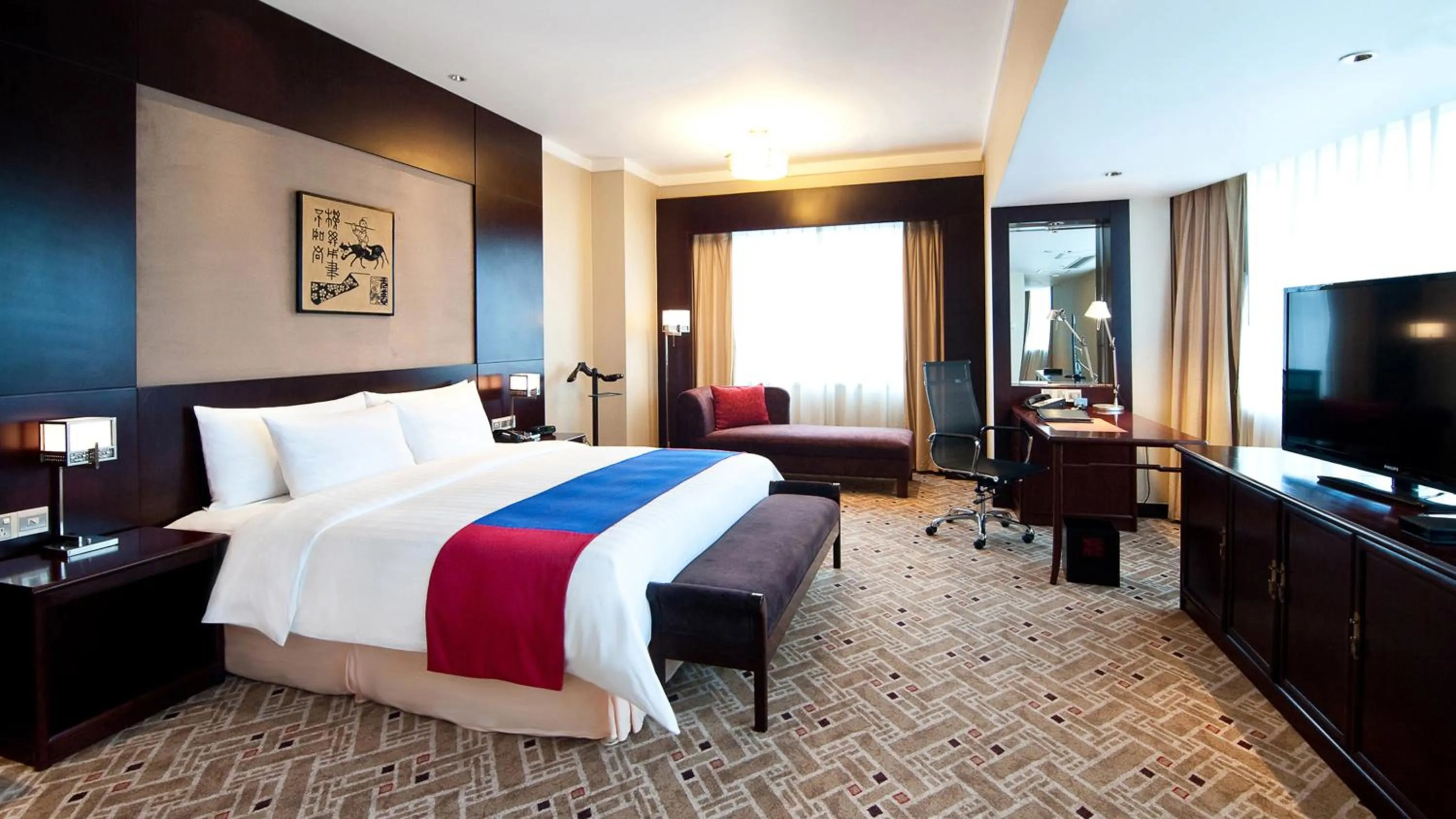 Bedroom in Crowne Plaza Shanghai Pudong