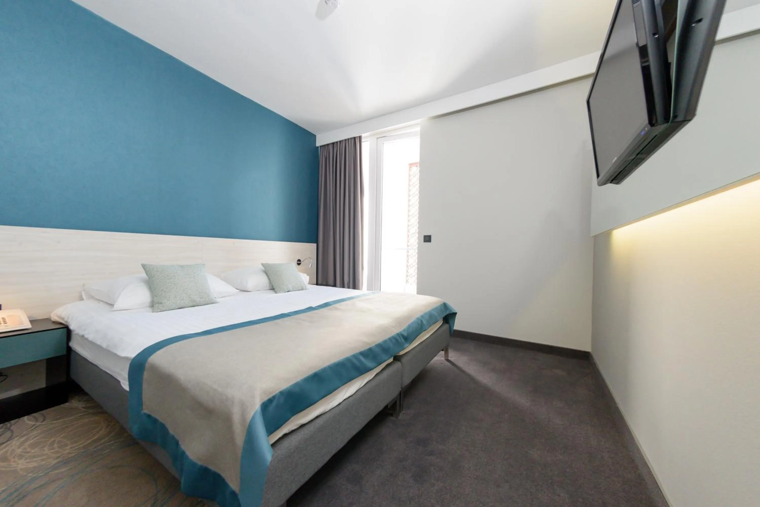 Bedroom, Bed in Hotel Kolovare