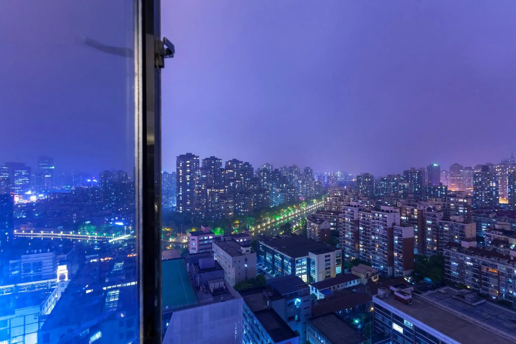 Fitness centre/facilities in Holiday Inn Shanghai Vista Near Jing'an Temple