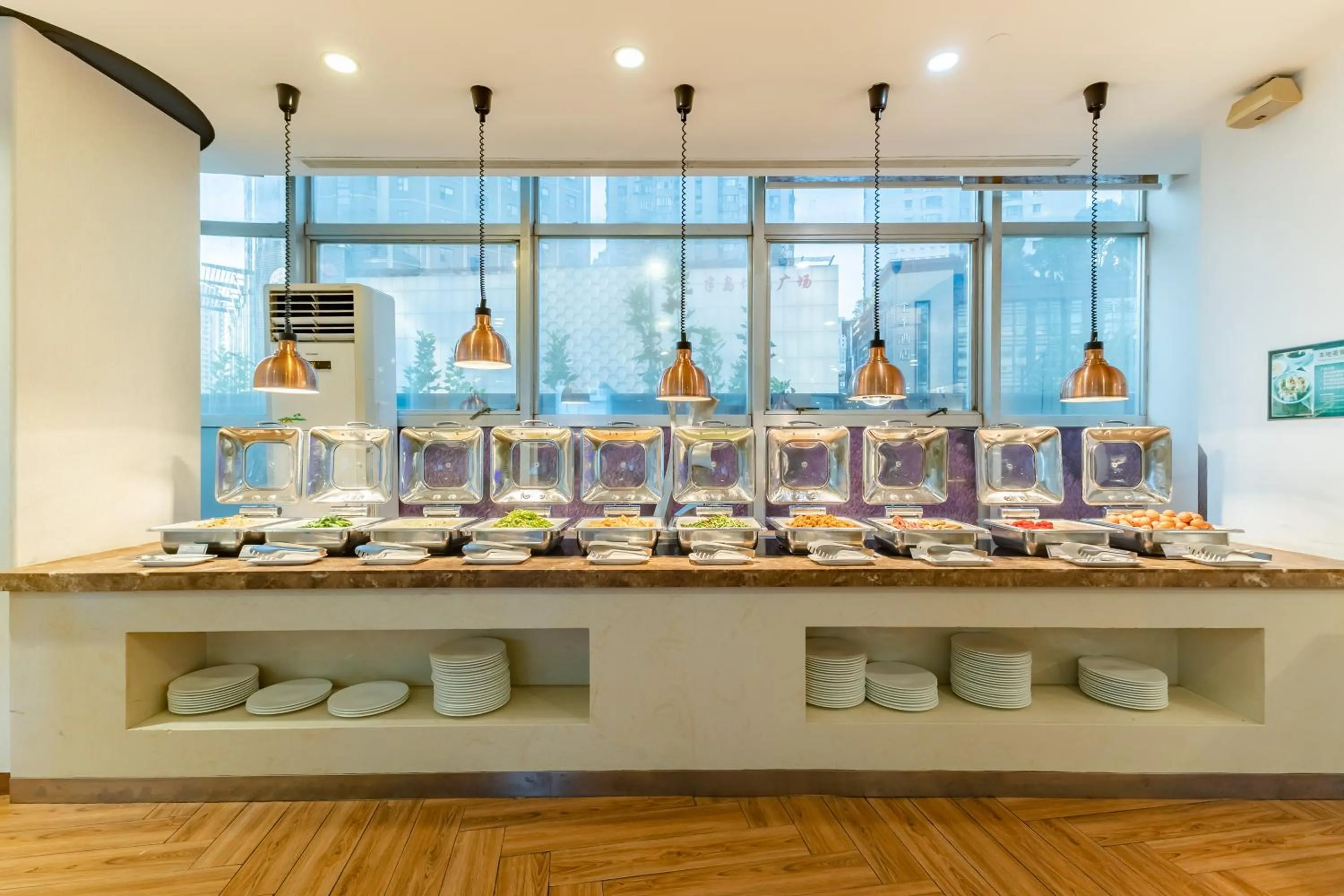 Breakfast in Holiday Inn Shanghai Vista Near Jing'an Temple