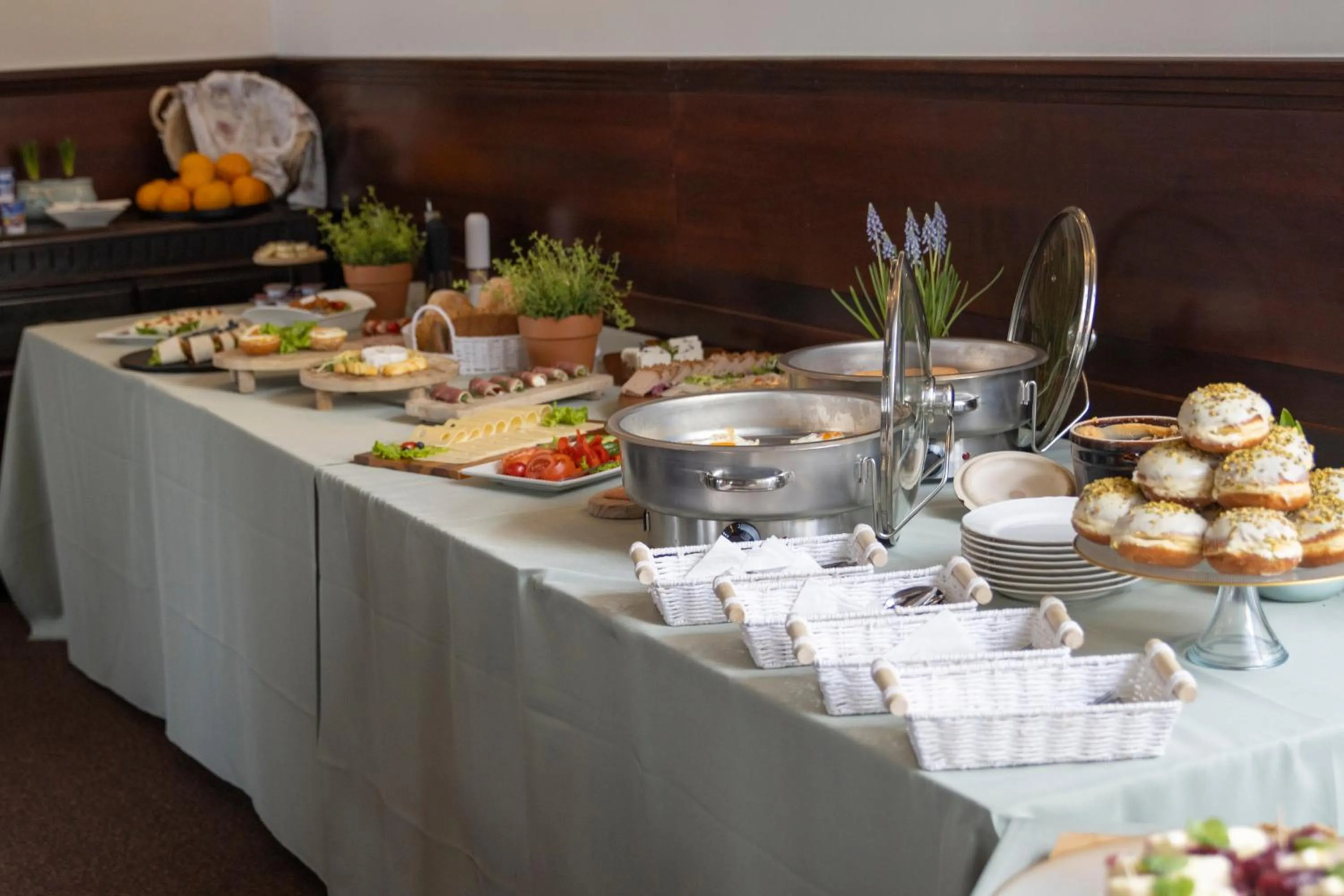 Restaurant/places to eat in Villa Pallas