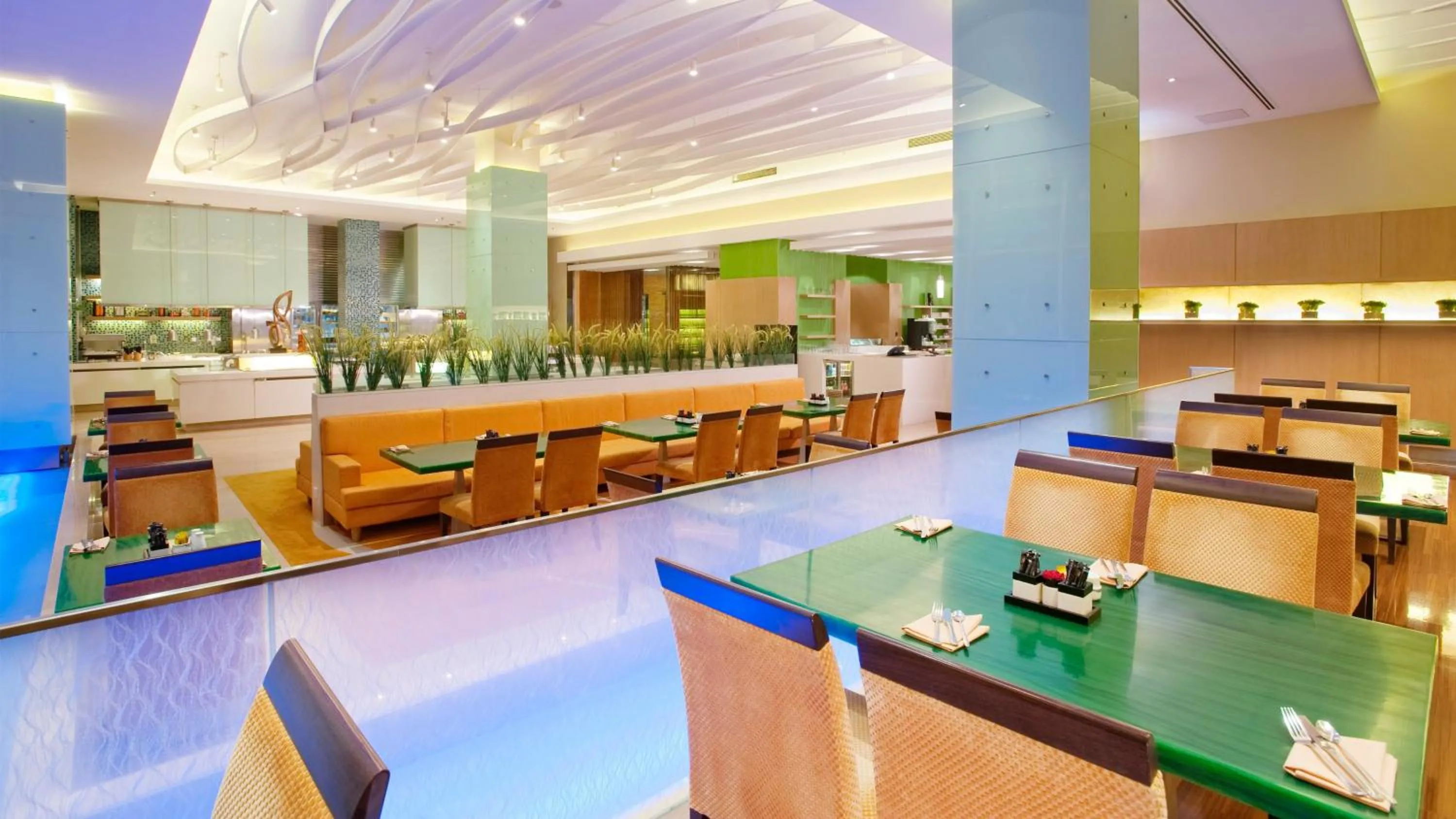 Restaurant/places to eat in Holiday Inn Shanghai Pudong by IHG
