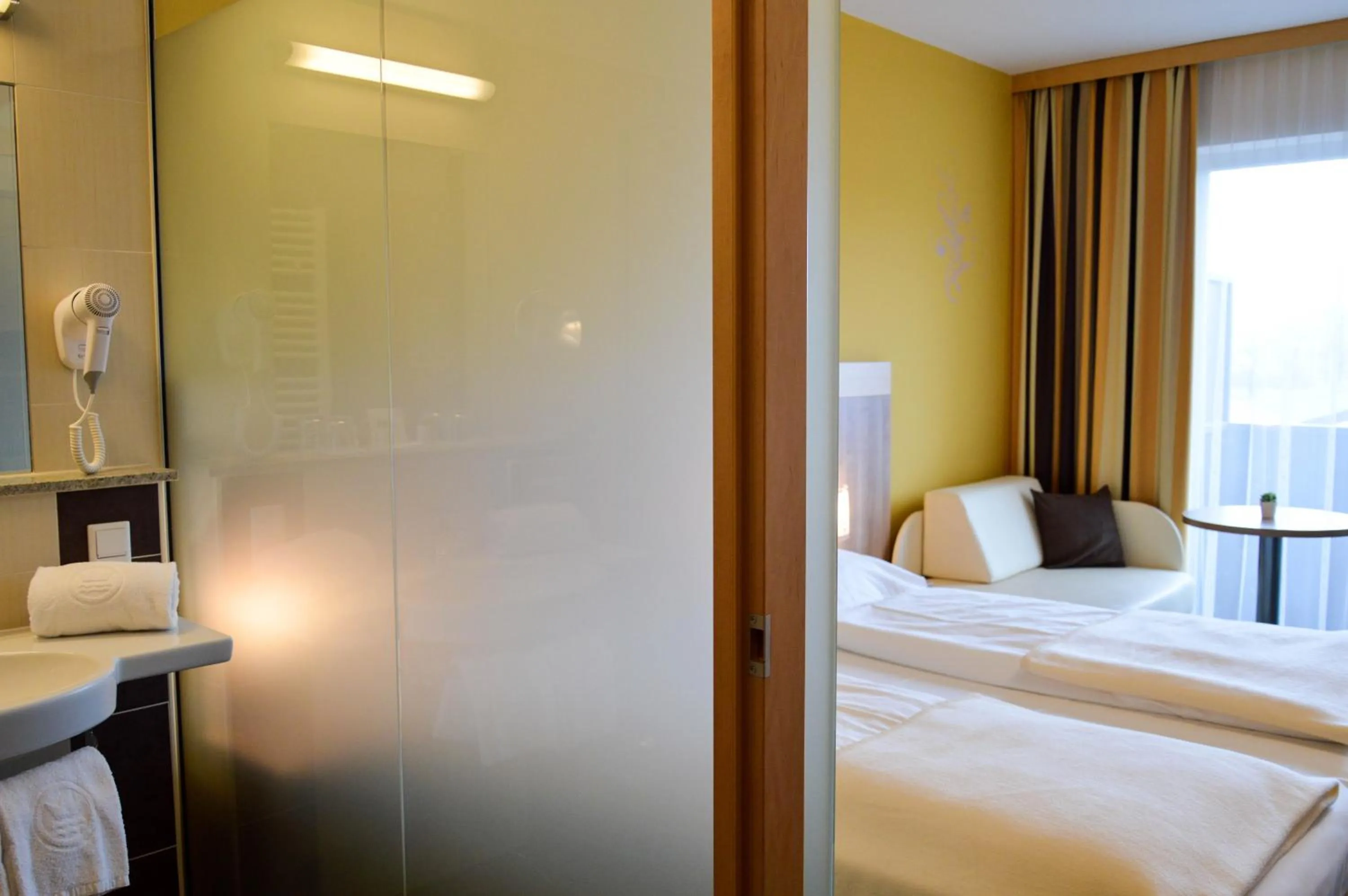 Photo of the whole room, Bed in Hotel Römerhof