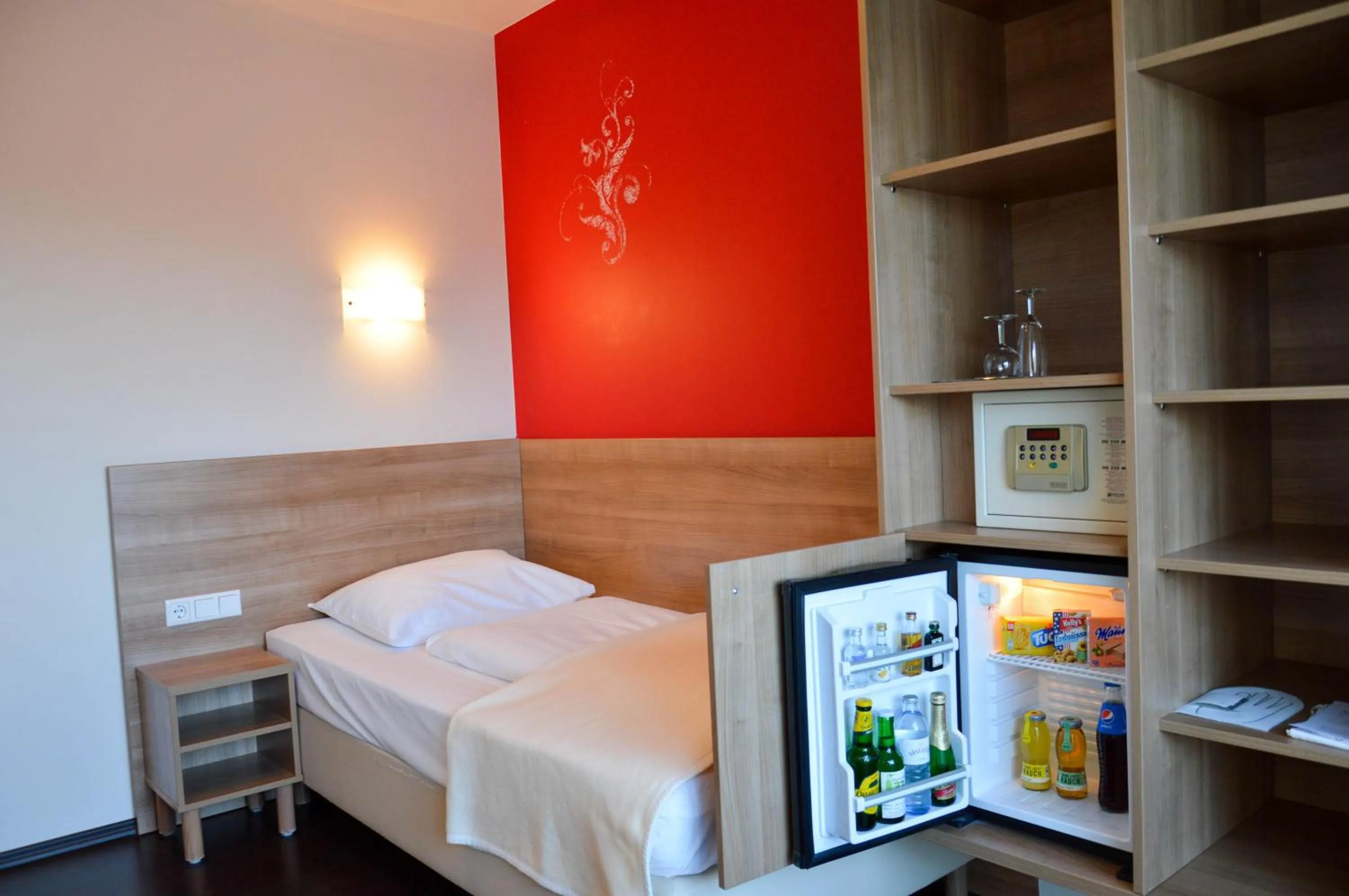 Photo of the whole room, Bed in Hotel Römerhof