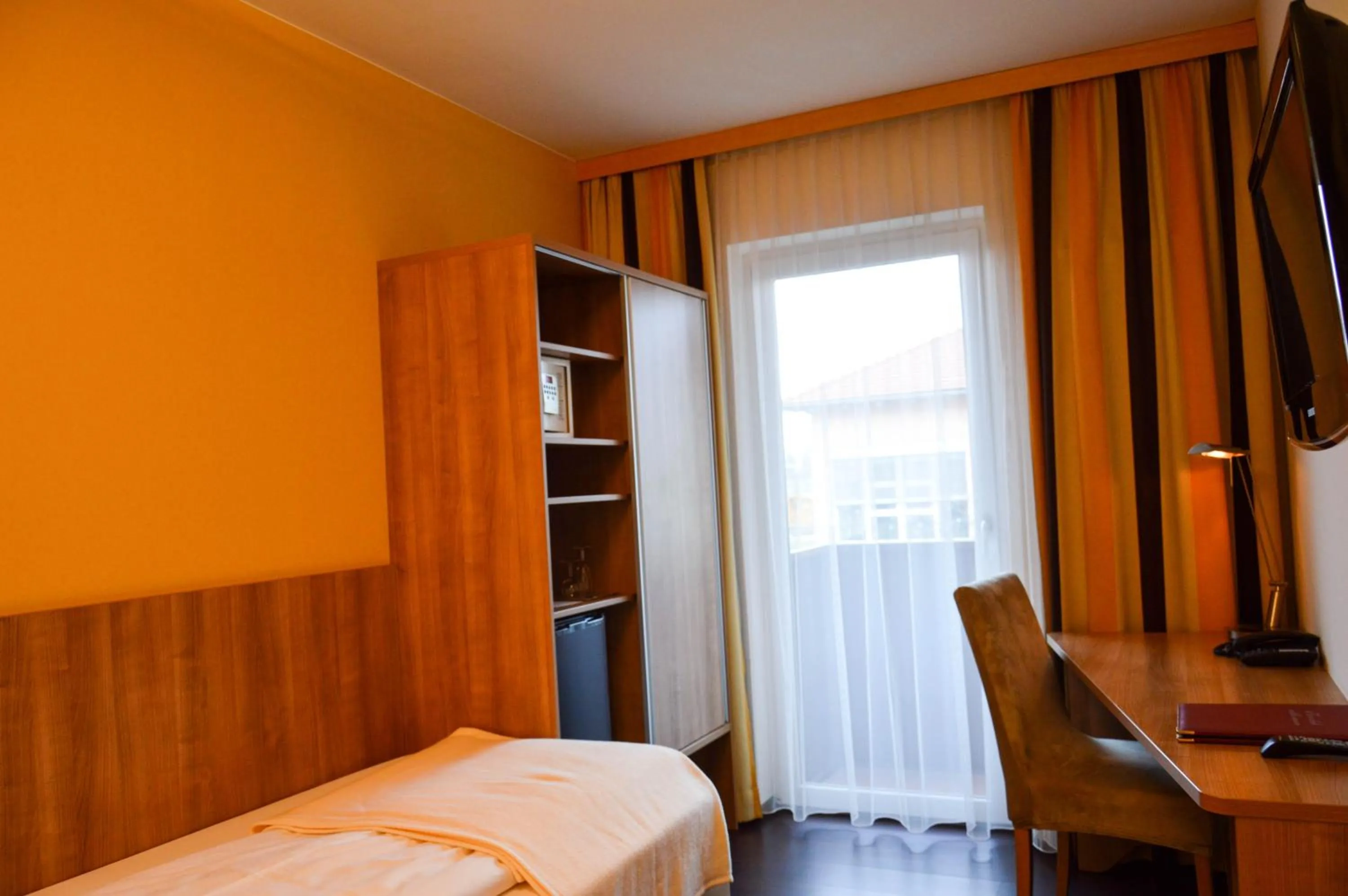 Photo of the whole room, Bed in Hotel Römerhof