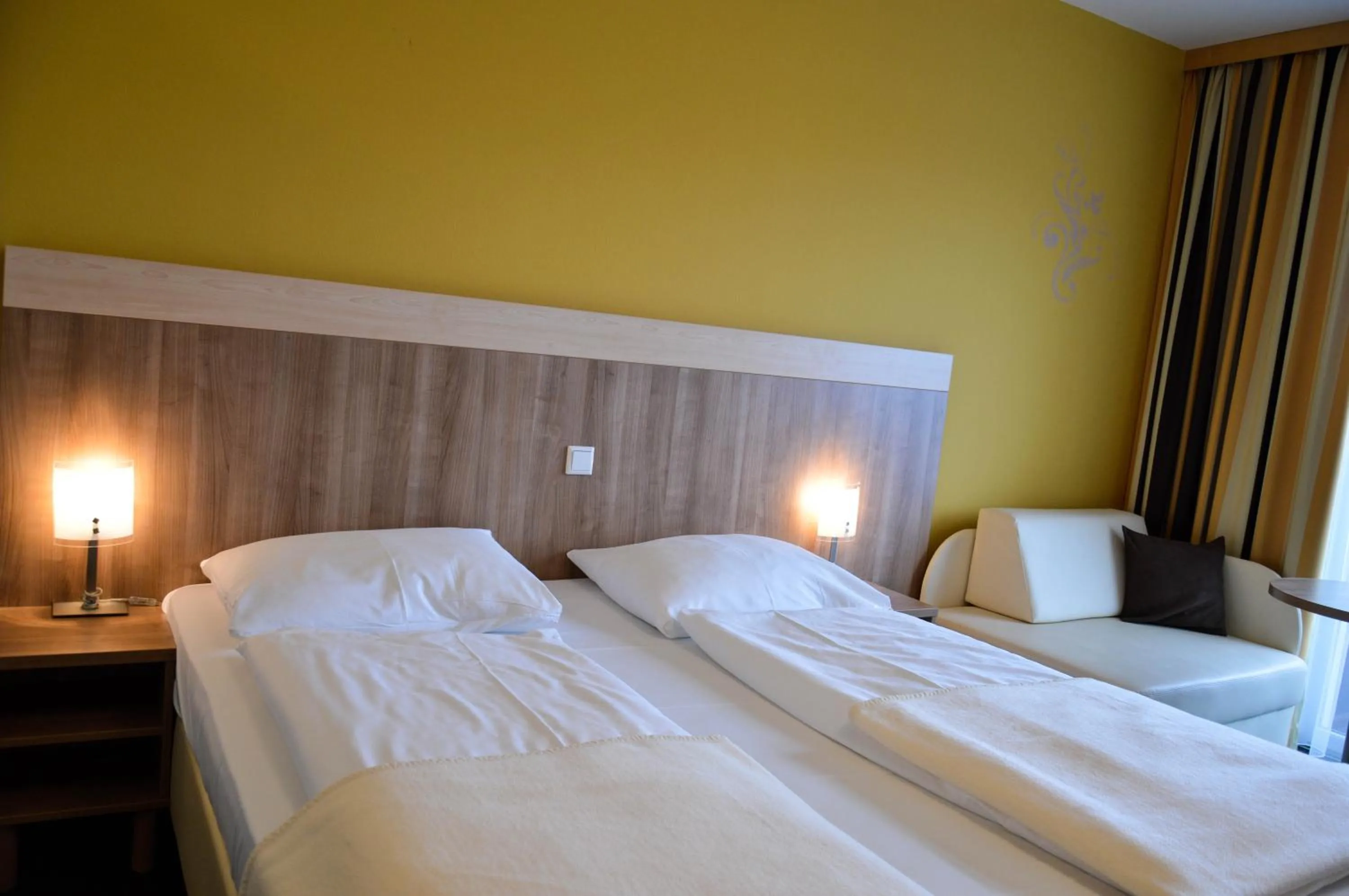 Photo of the whole room, Bed in Hotel Römerhof