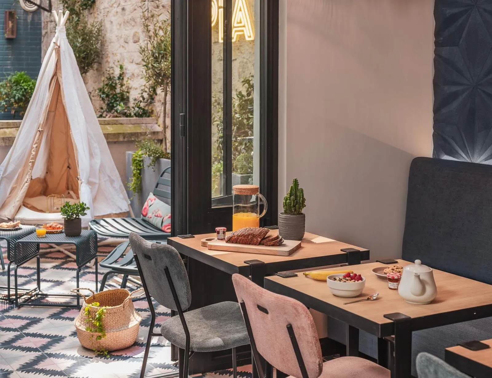 Breakfast in Hôtel Piapia