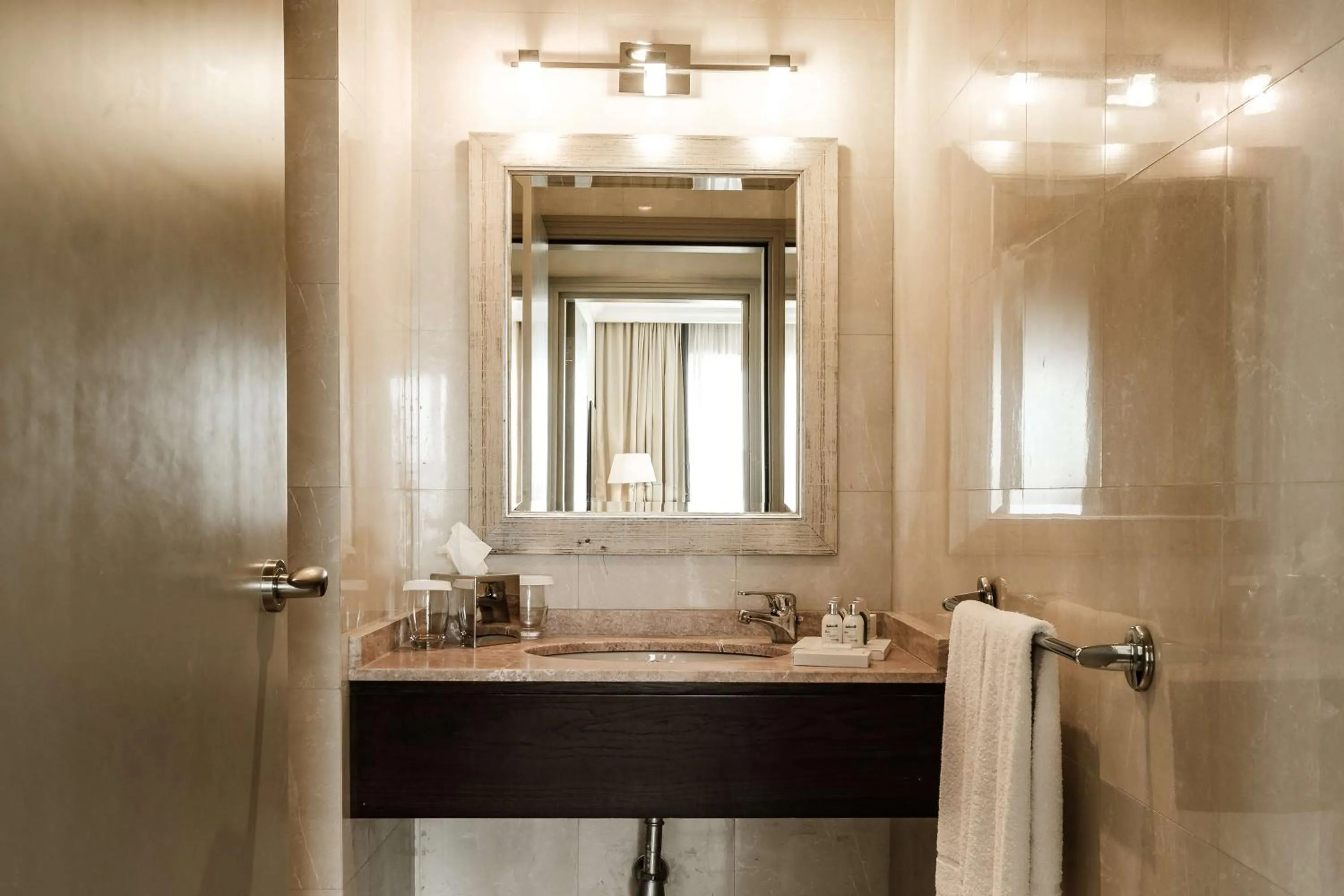 Bathroom in Radisson Blu Resort & Spa, Malta Golden Sands