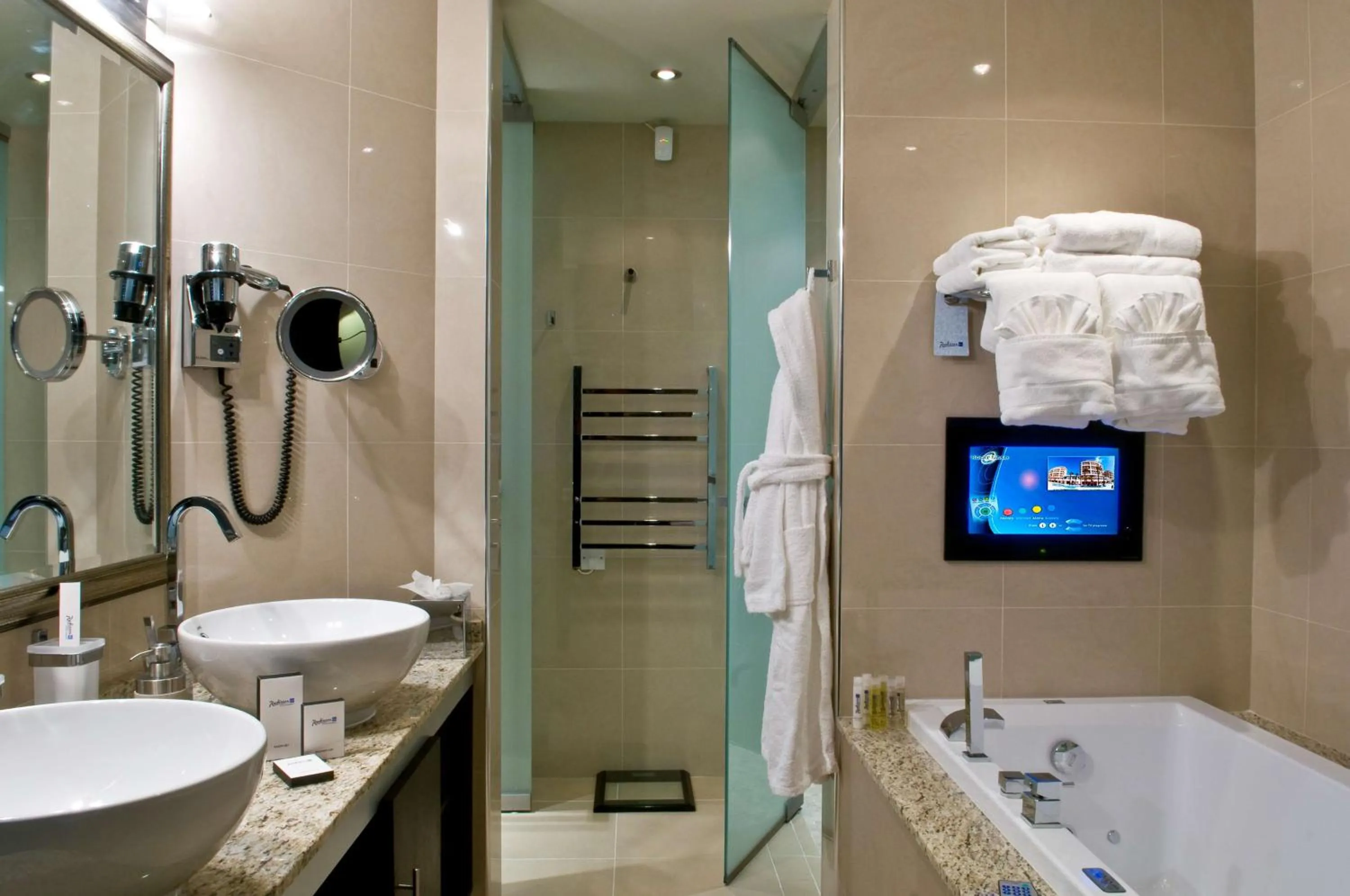 Bathroom in Radisson Blu Resort & Spa, Malta Golden Sands