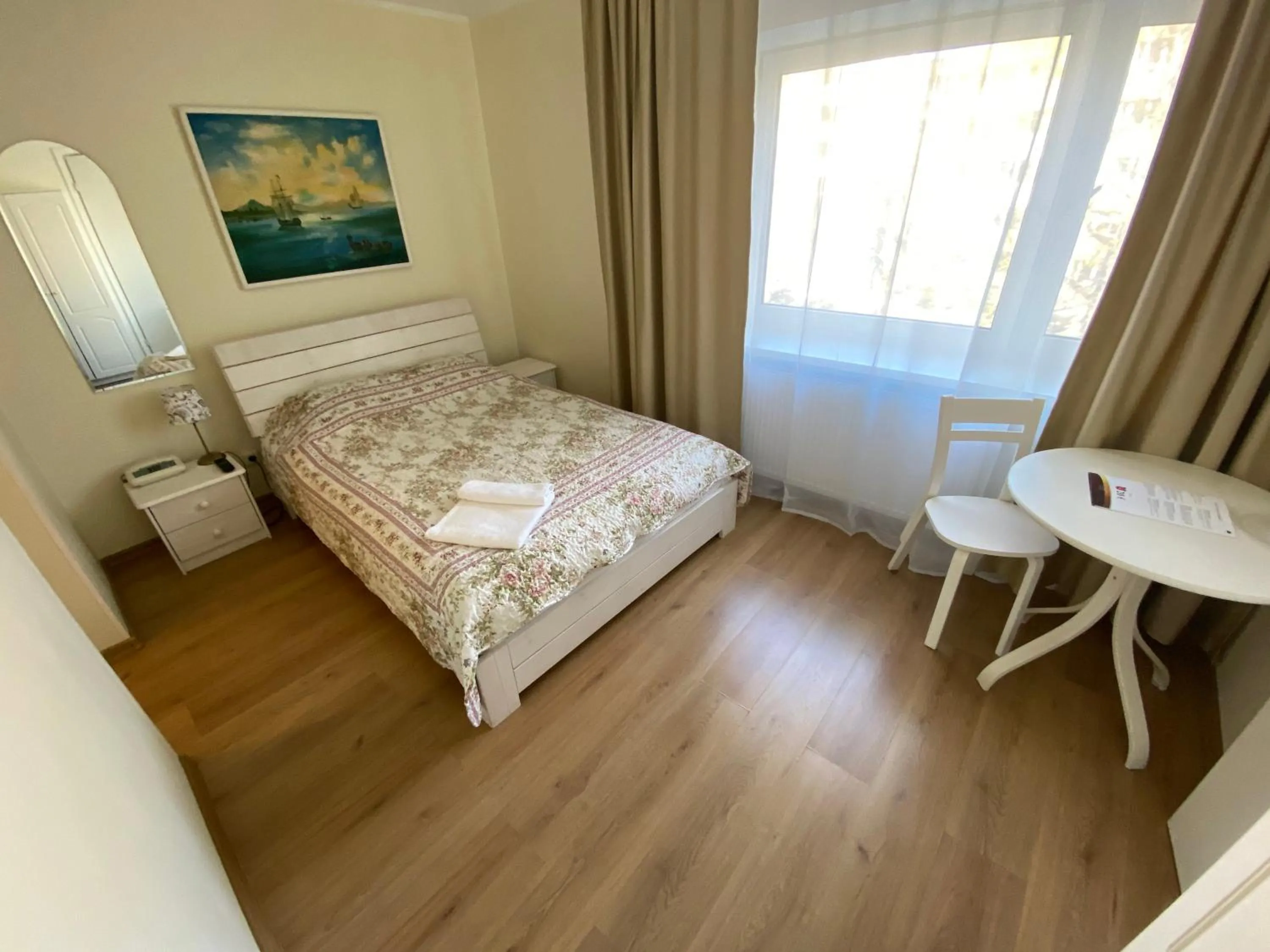 Shower, Bed in Dorell