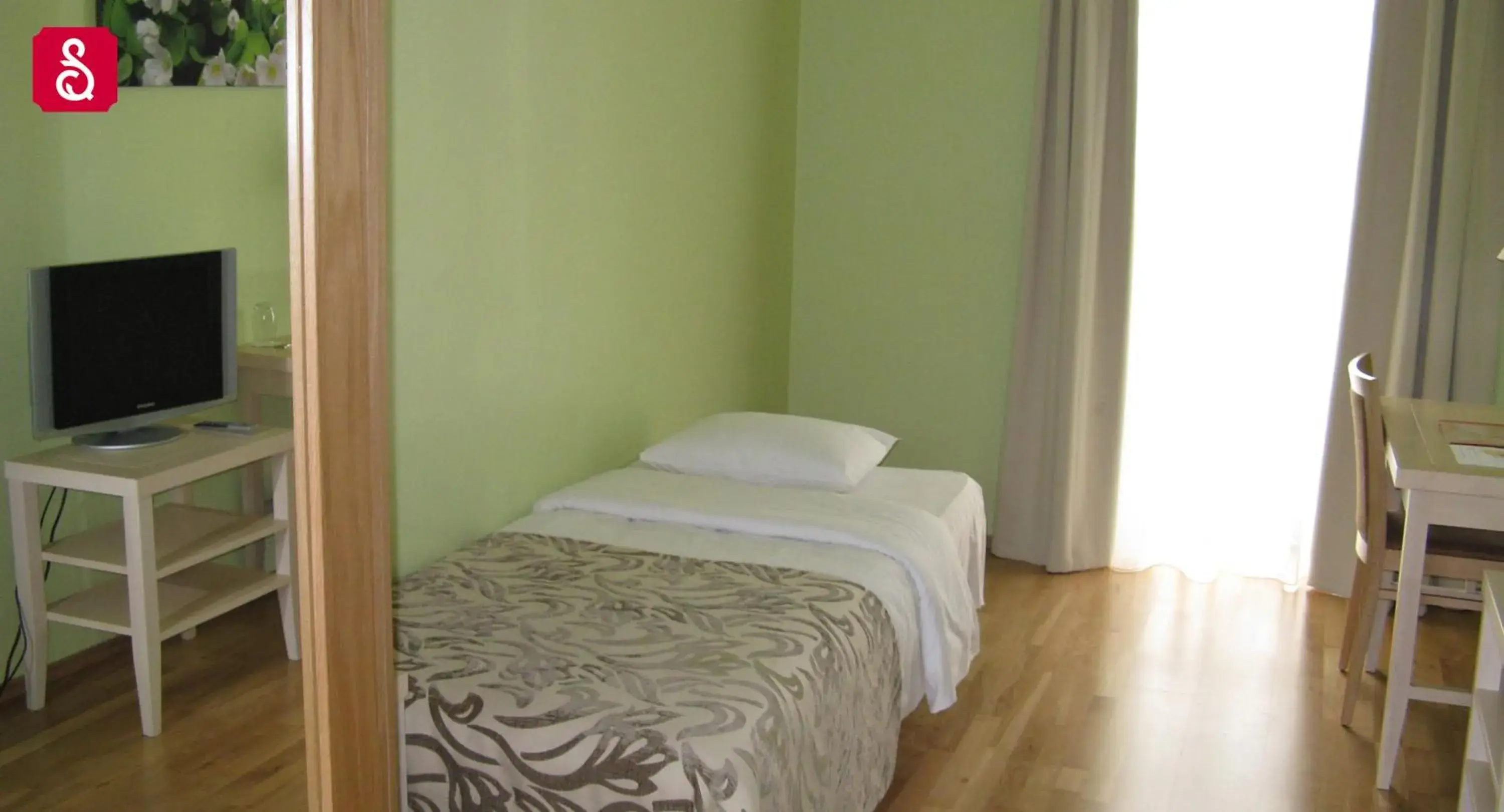 Standard Single Room in Sagadi Manor Hotel Standard Single Room in Sagadi Manor Hotel