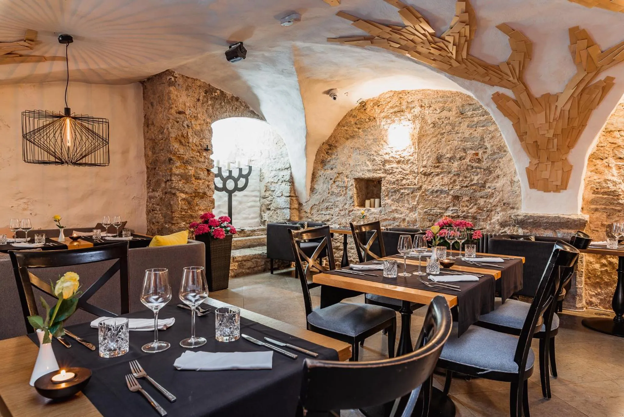 Restaurant/places to eat in Meriton Old Town Garden Hotel