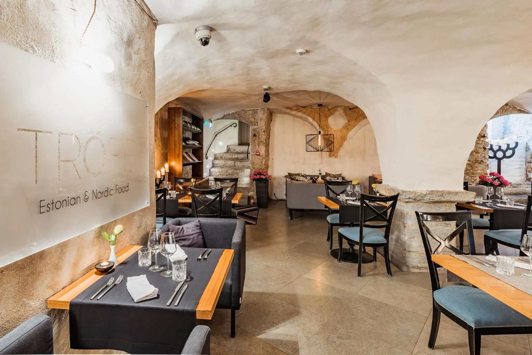 Restaurant/places to eat in Meriton Old Town Garden Hotel