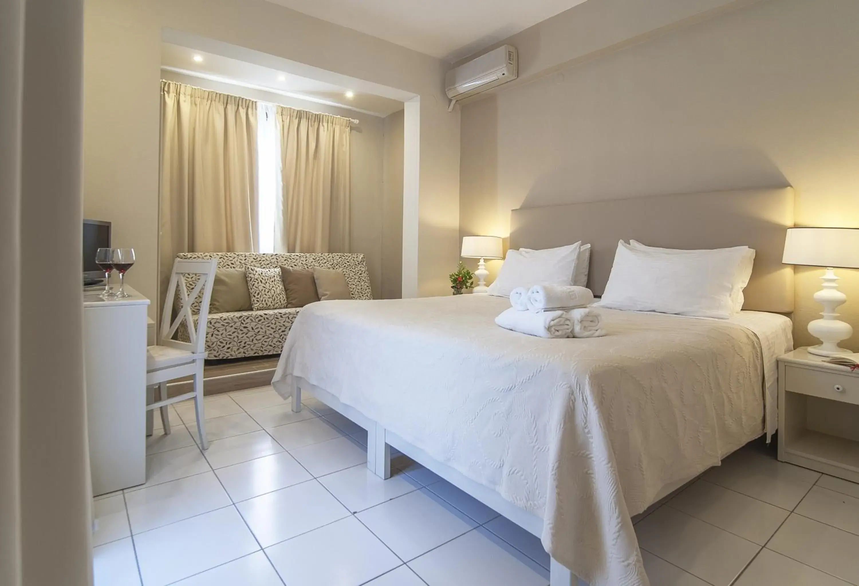 Comfort Room with Side Sea View in Kenta Beach Hotel Comfort Room with Side Sea View in Kenta Beach Hotel