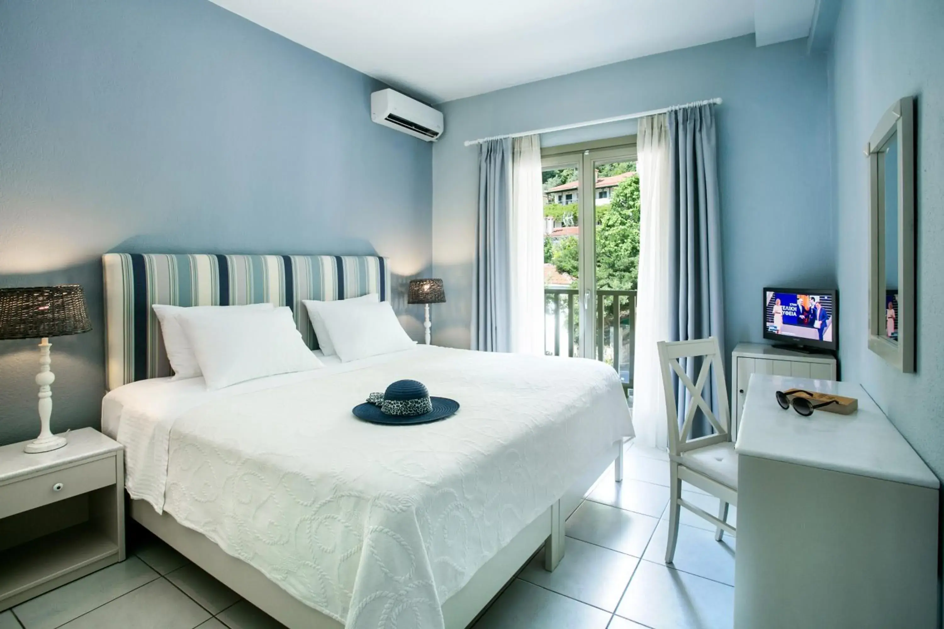 Double Room with Mountain View in Kenta Beach Hotel Double Room with Mountain View in Kenta Beach Hotel