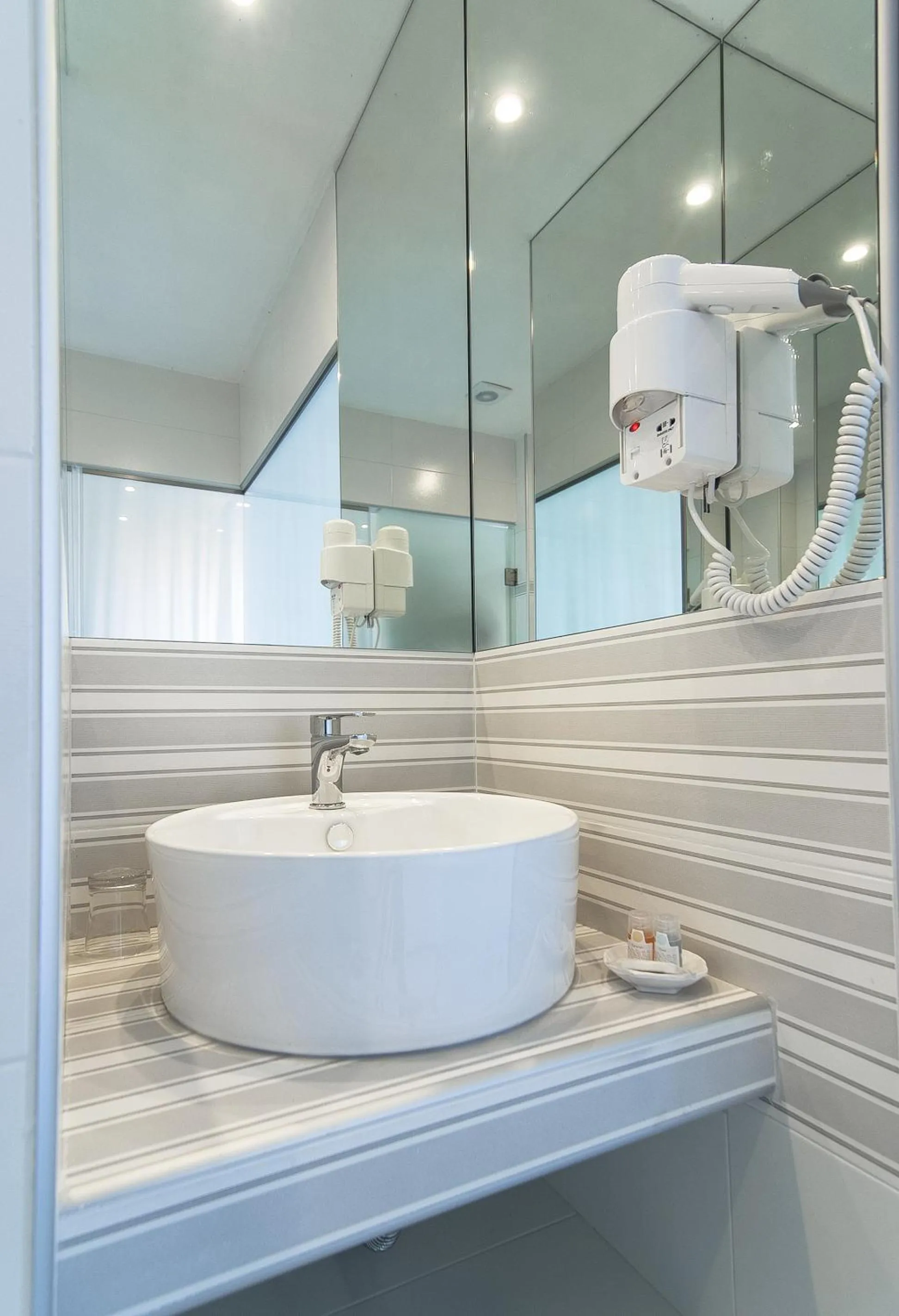 Bathroom in Kenta Beach Hotel