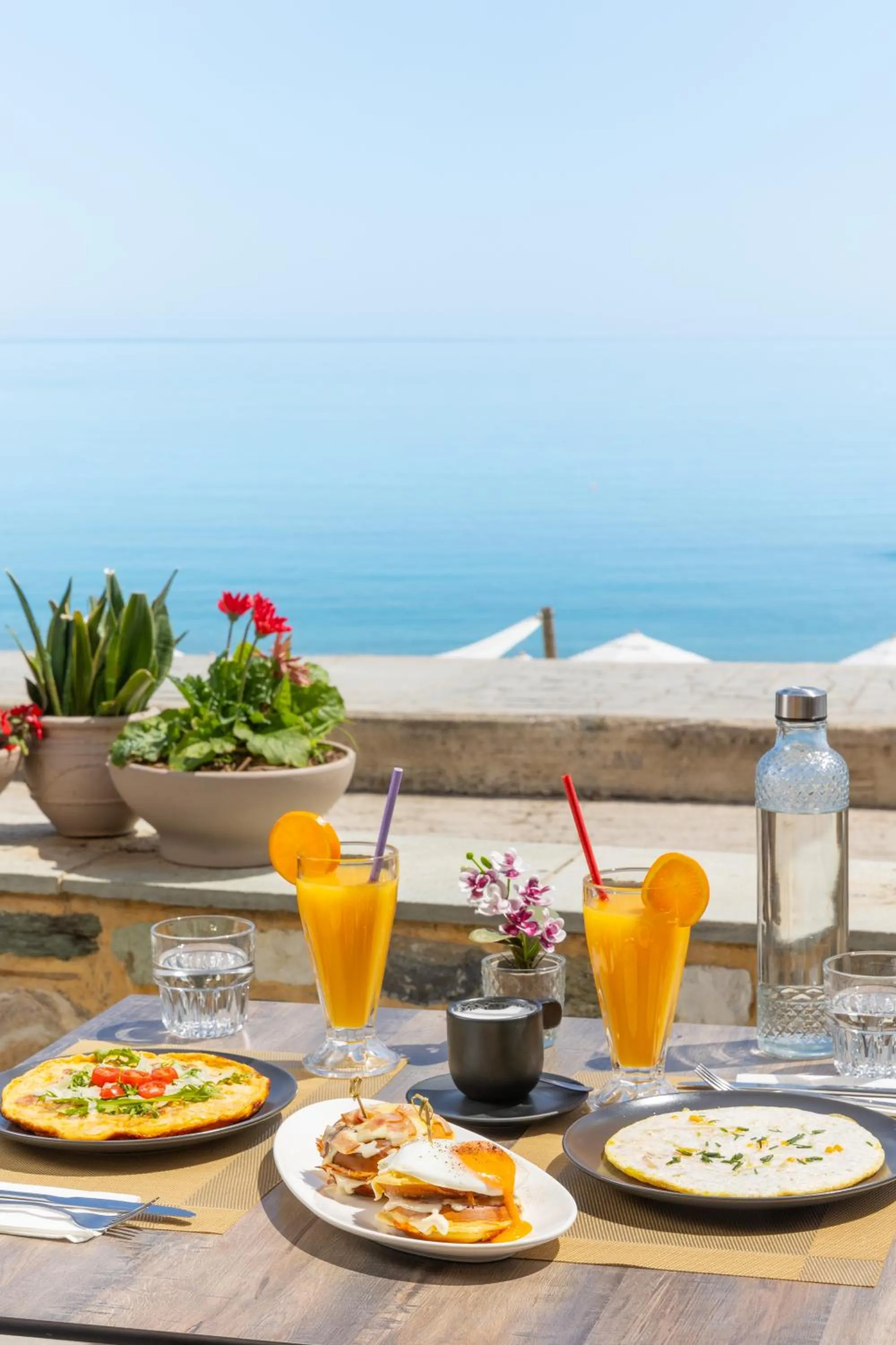 Restaurant/places to eat in Kenta Beach Hotel