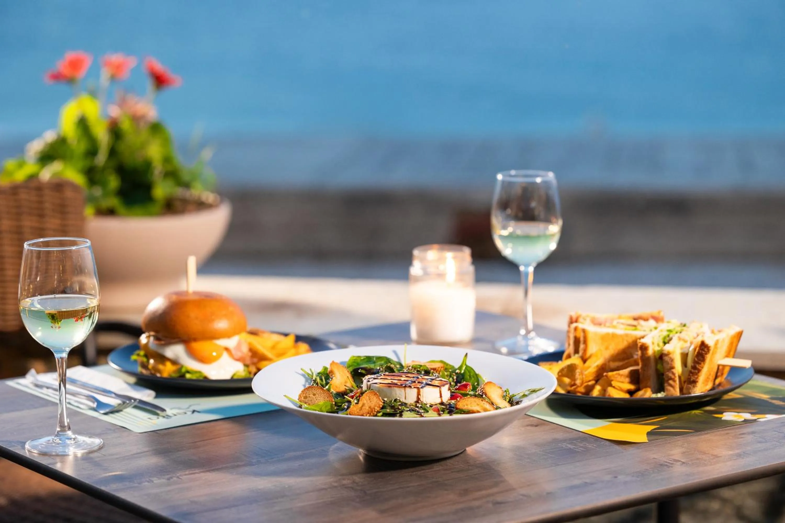 Restaurant/places to eat in Kenta Beach Hotel