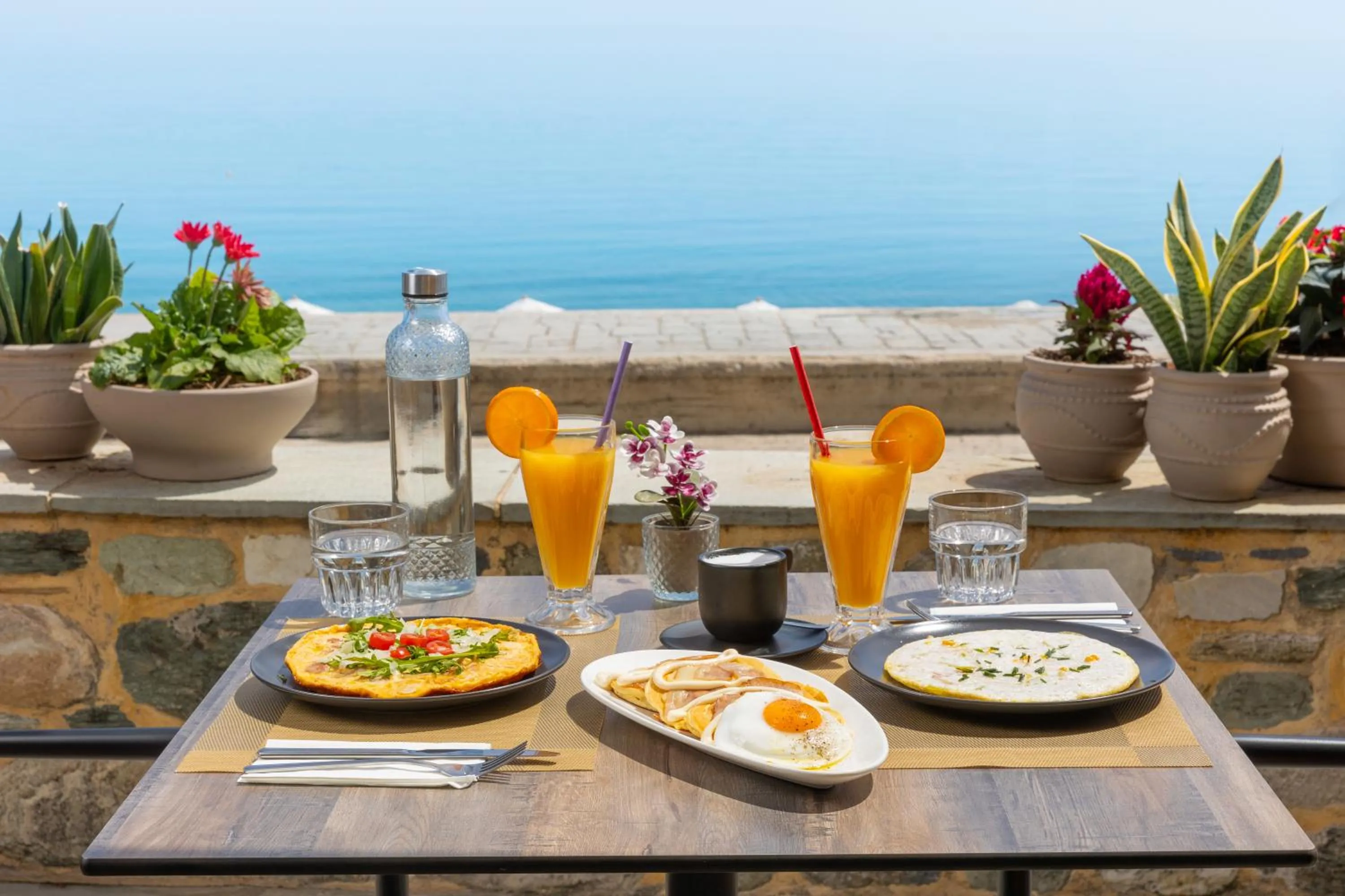 Restaurant/places to eat in Kenta Beach Hotel