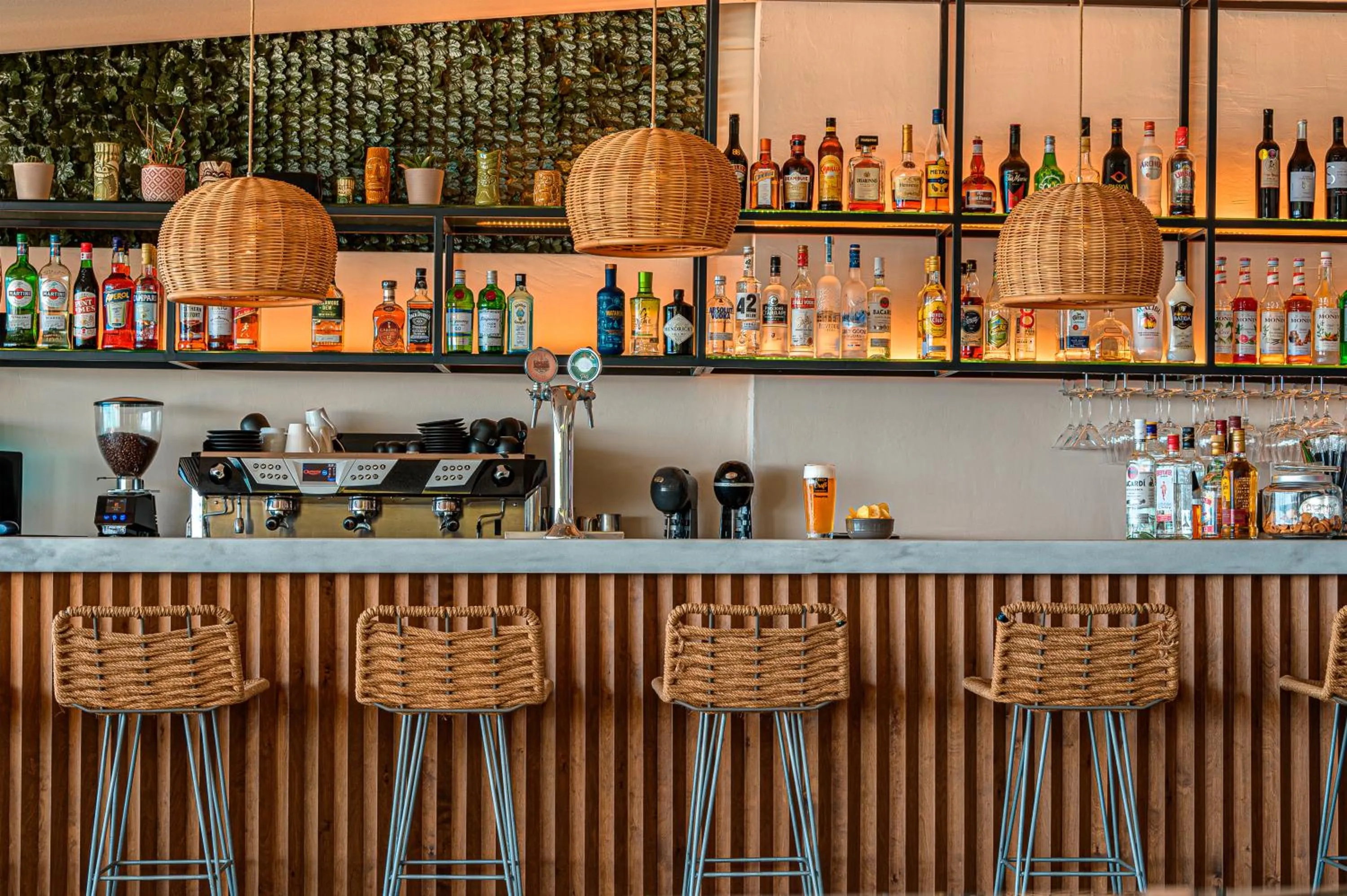 Lounge or bar in Kenta Beach Hotel