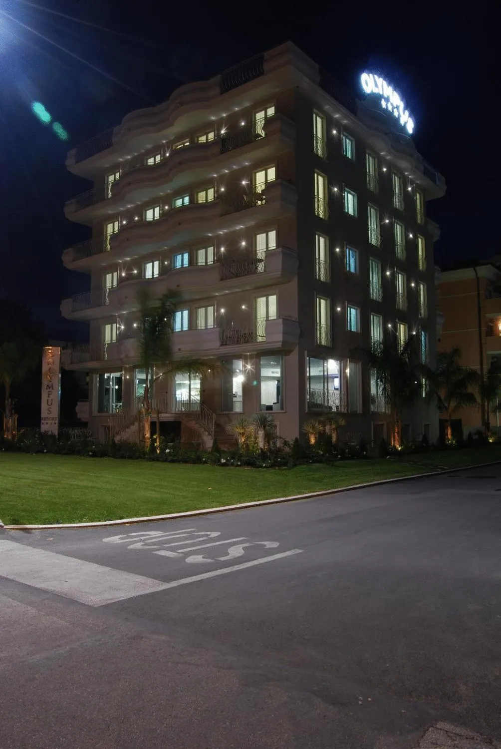 Facade/entrance in Olympus Resort