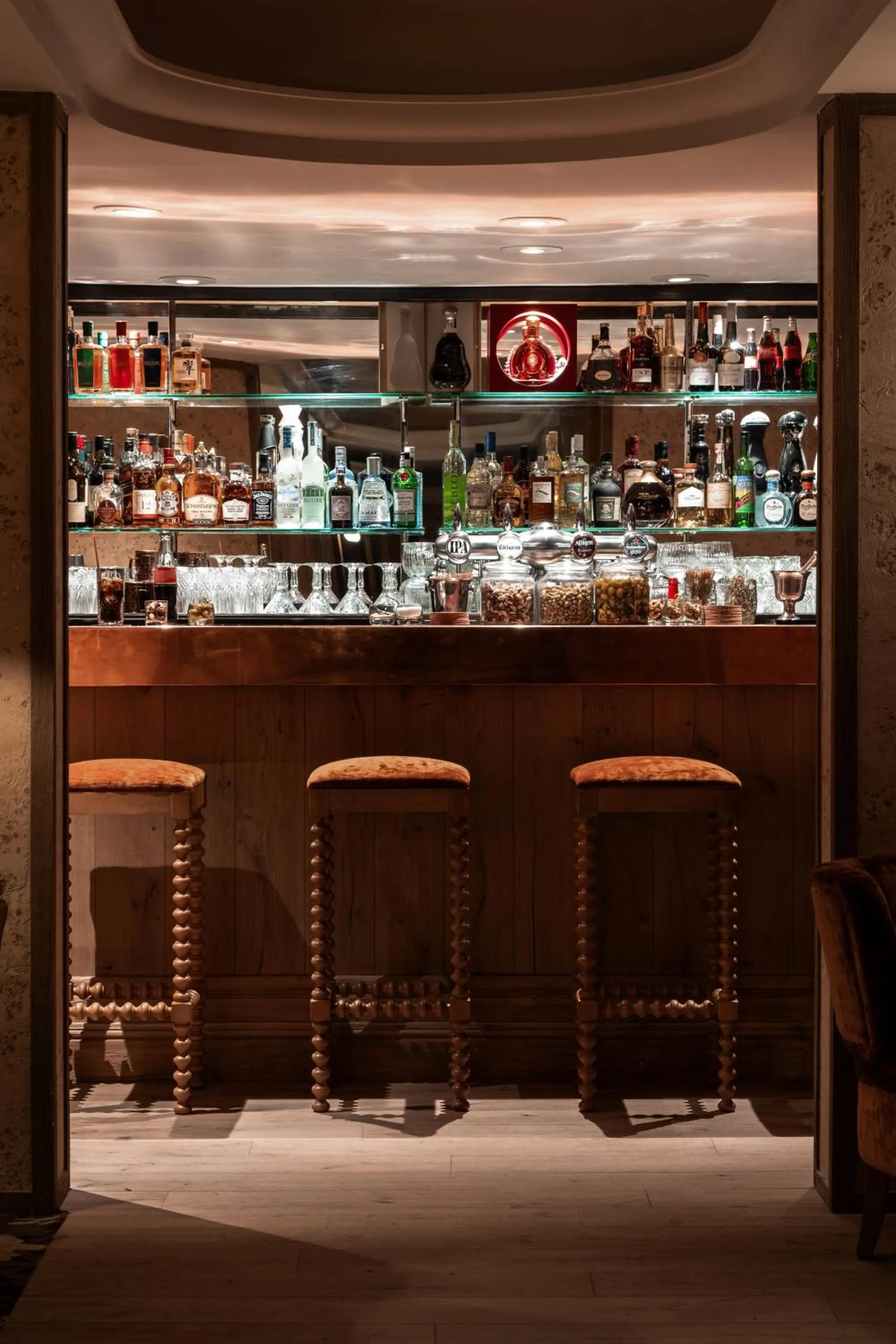 Lounge or bar in Alpes Hôtel du Pralong