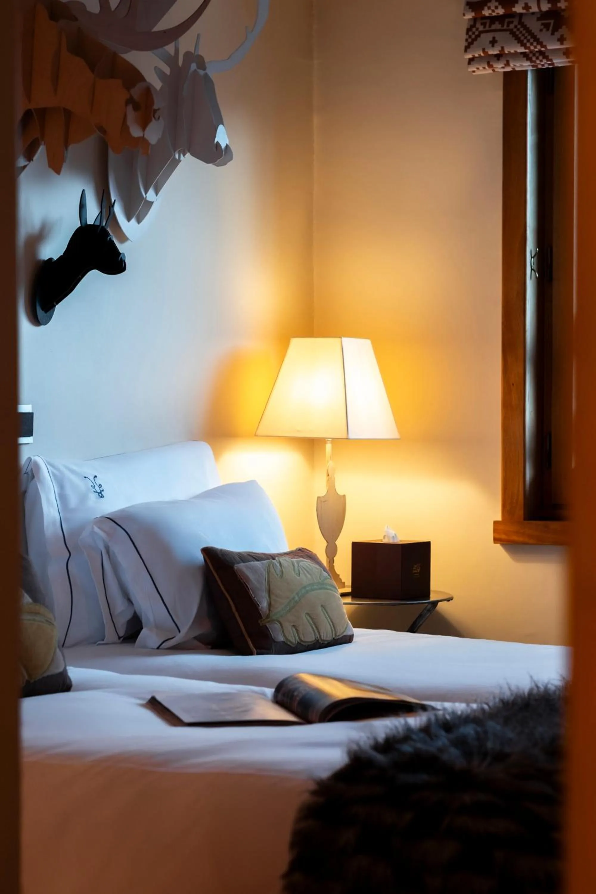 Bedroom, Bed in Alpes Hôtel du Pralong