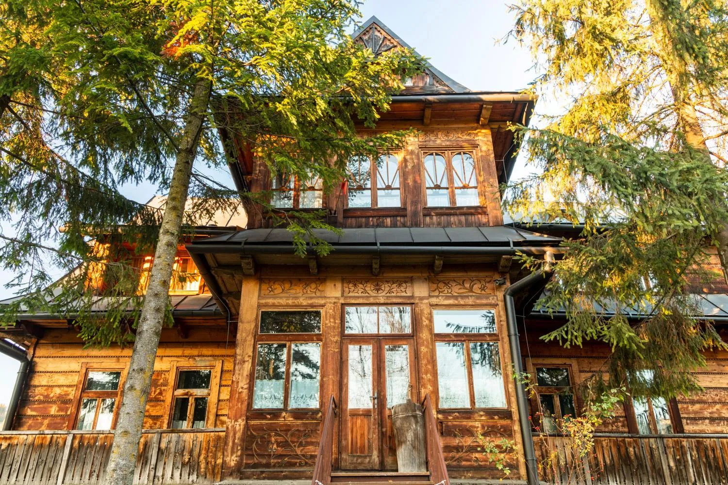 Property building in Willa Orla