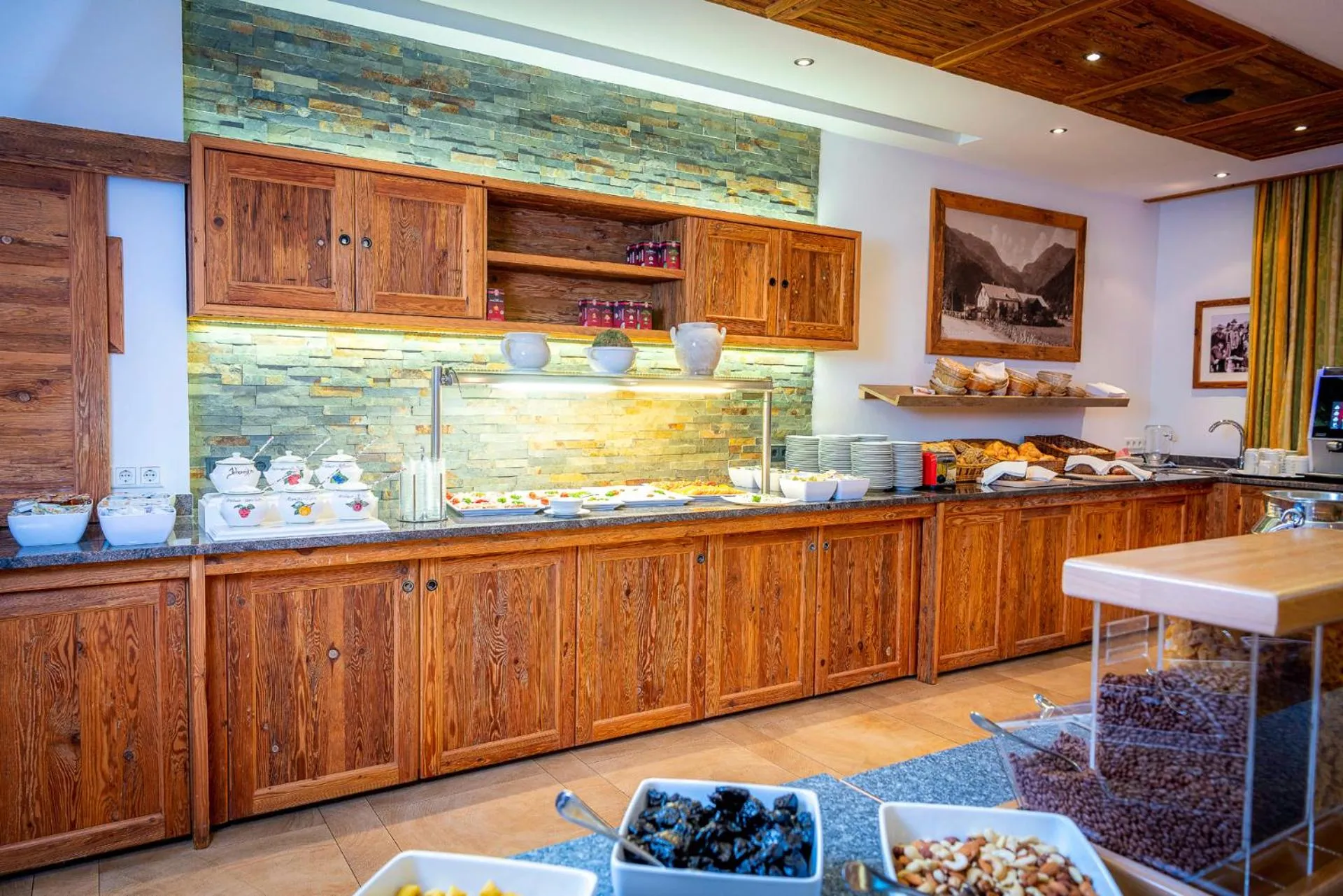 Buffet breakfast in Hotel Schörhof