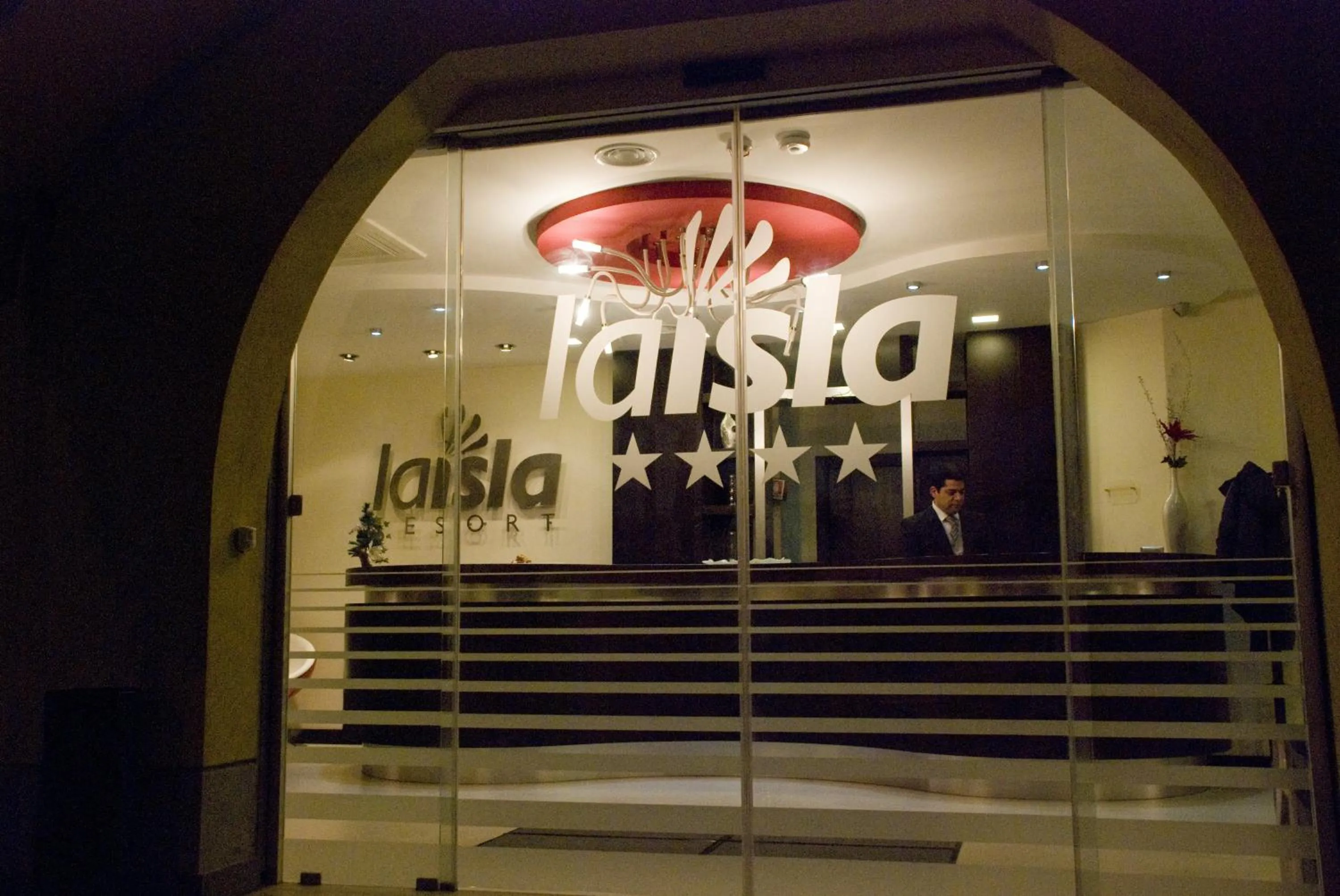 Facade/entrance in La Isla Resort