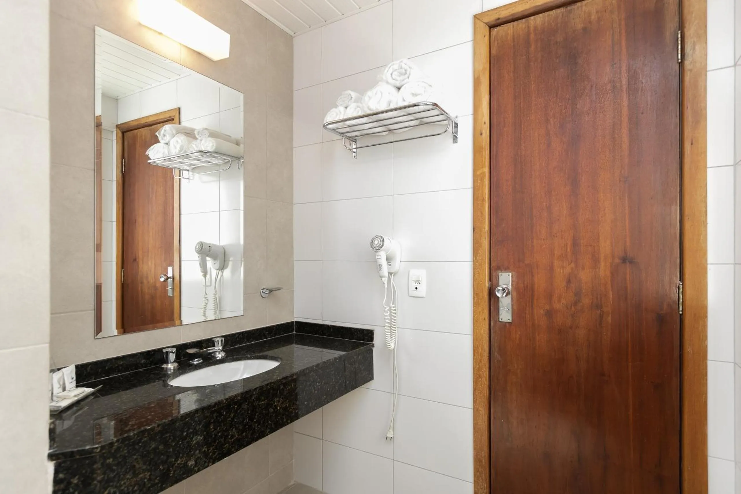 Bathroom in Saint Emilion by Atlantica