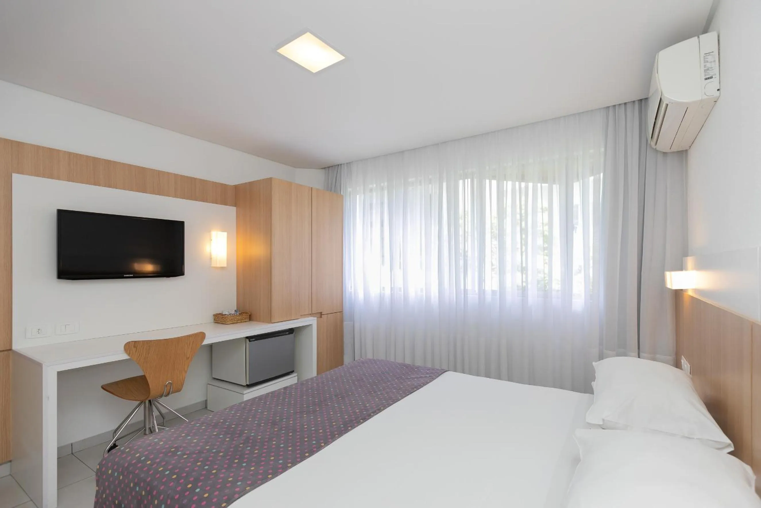 Bedroom, Bed in Saint Emilion by Atlantica