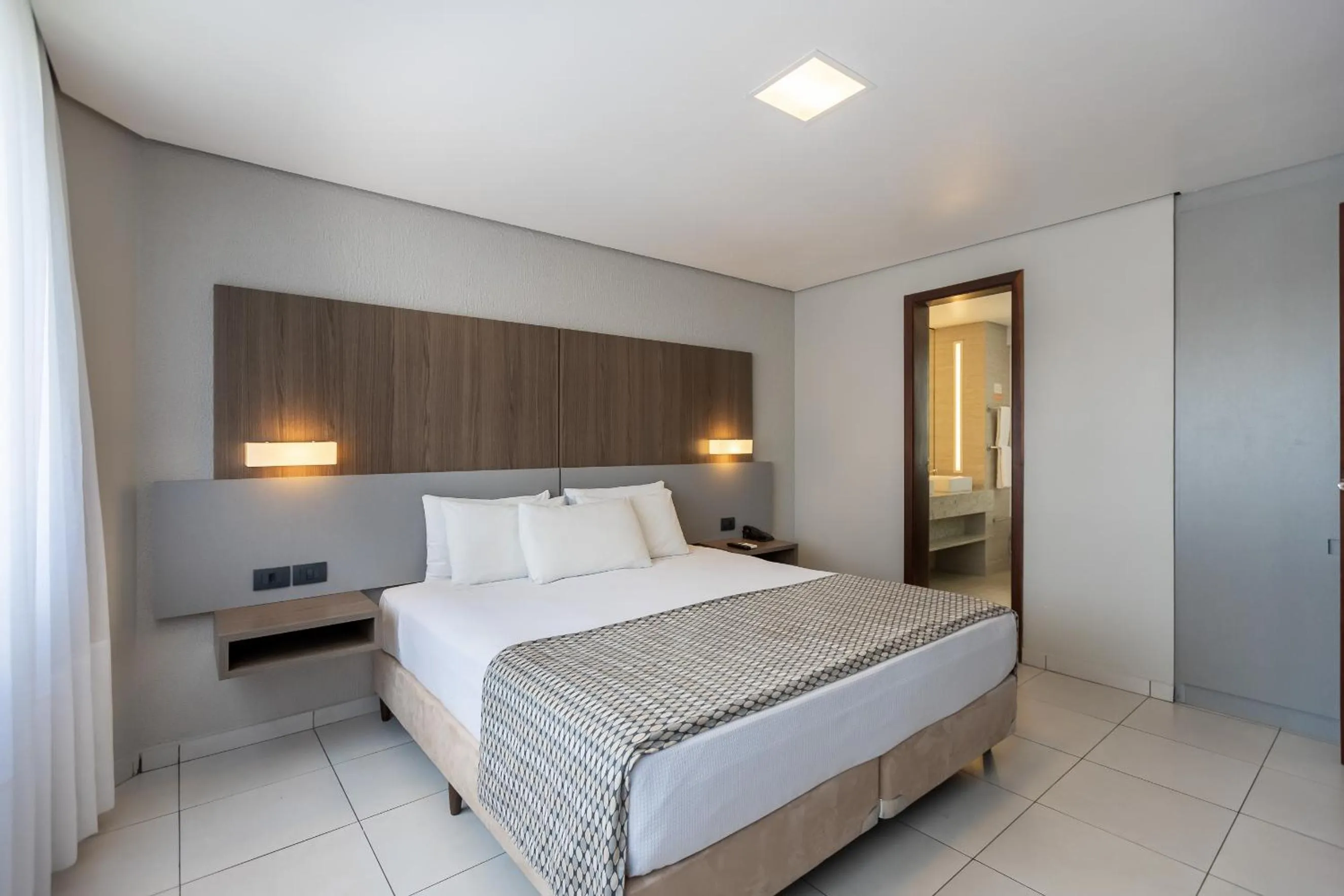 Bed in Saint Emilion by Atlantica