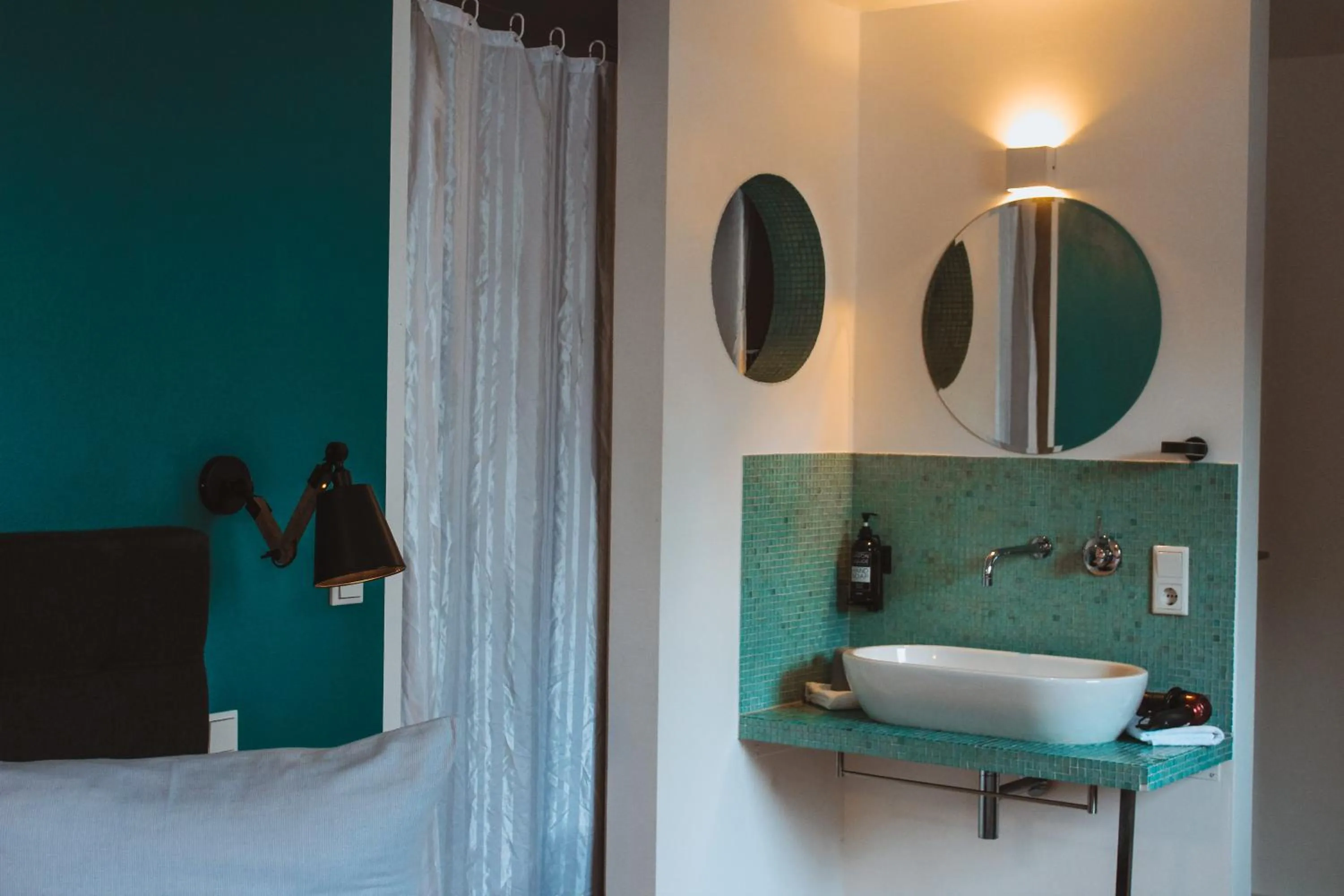 Bathroom, Bed in Hotel Palmenbad