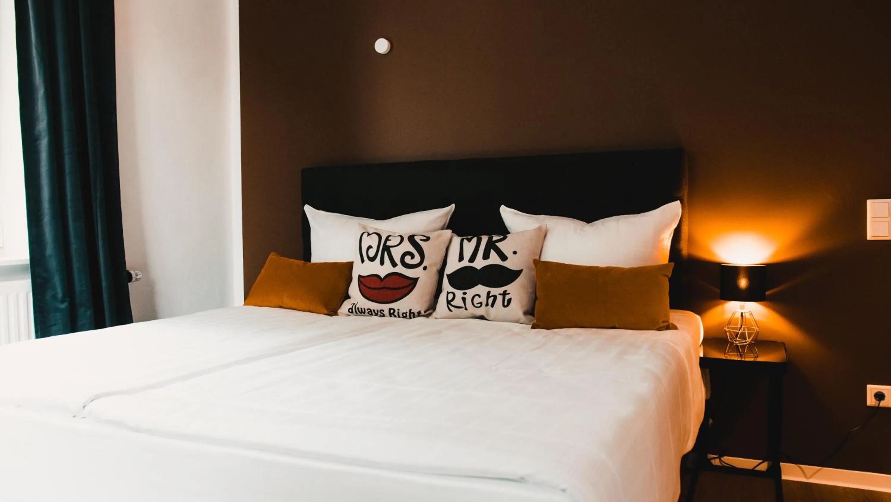 Bed in Hotel Palmenbad