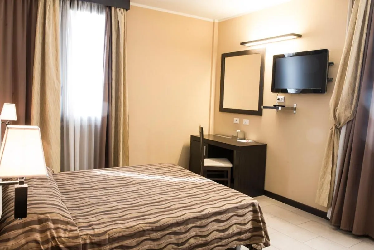 Photo of the whole room, Bed in Hotel Corte Business