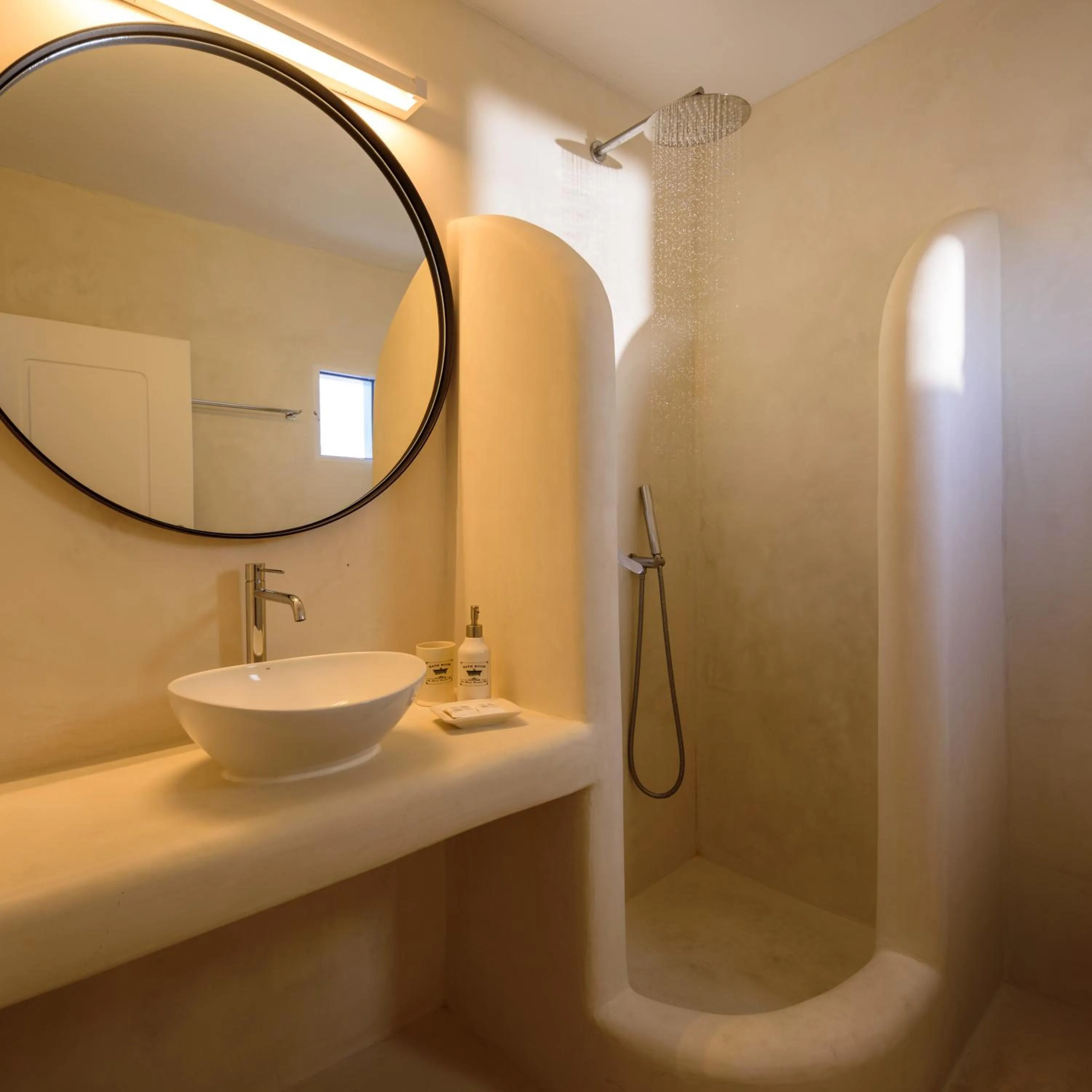 Shower in Kamares Apartments