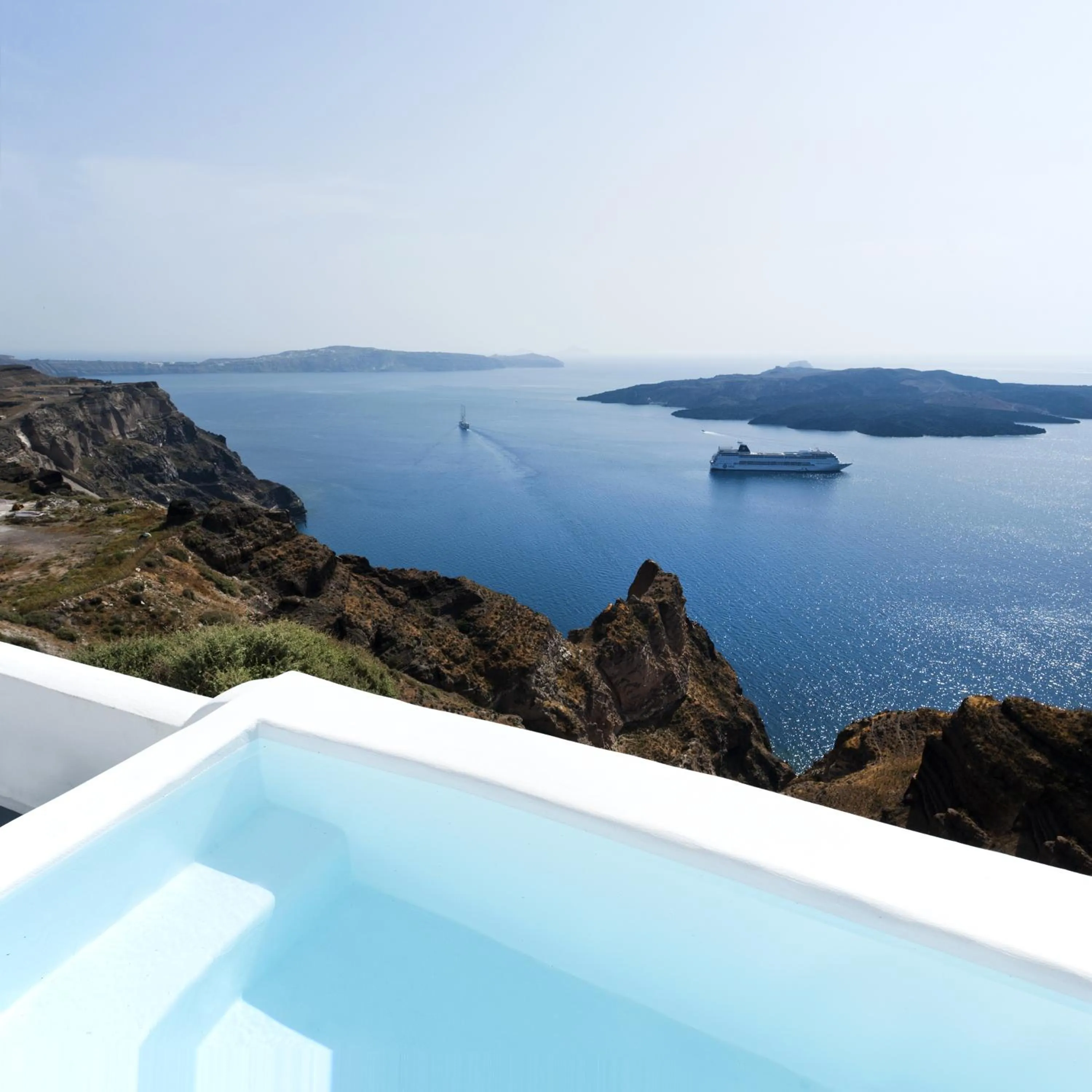 Day in Kamares Apartments