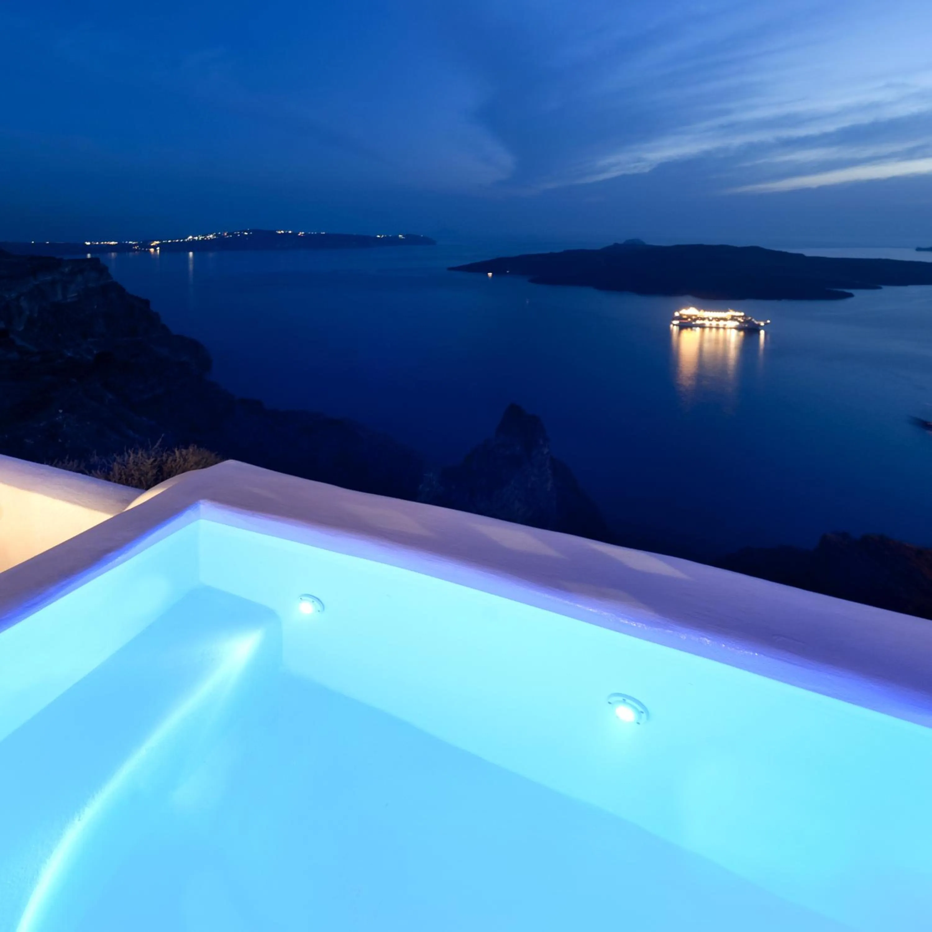 Night in Kamares Apartments