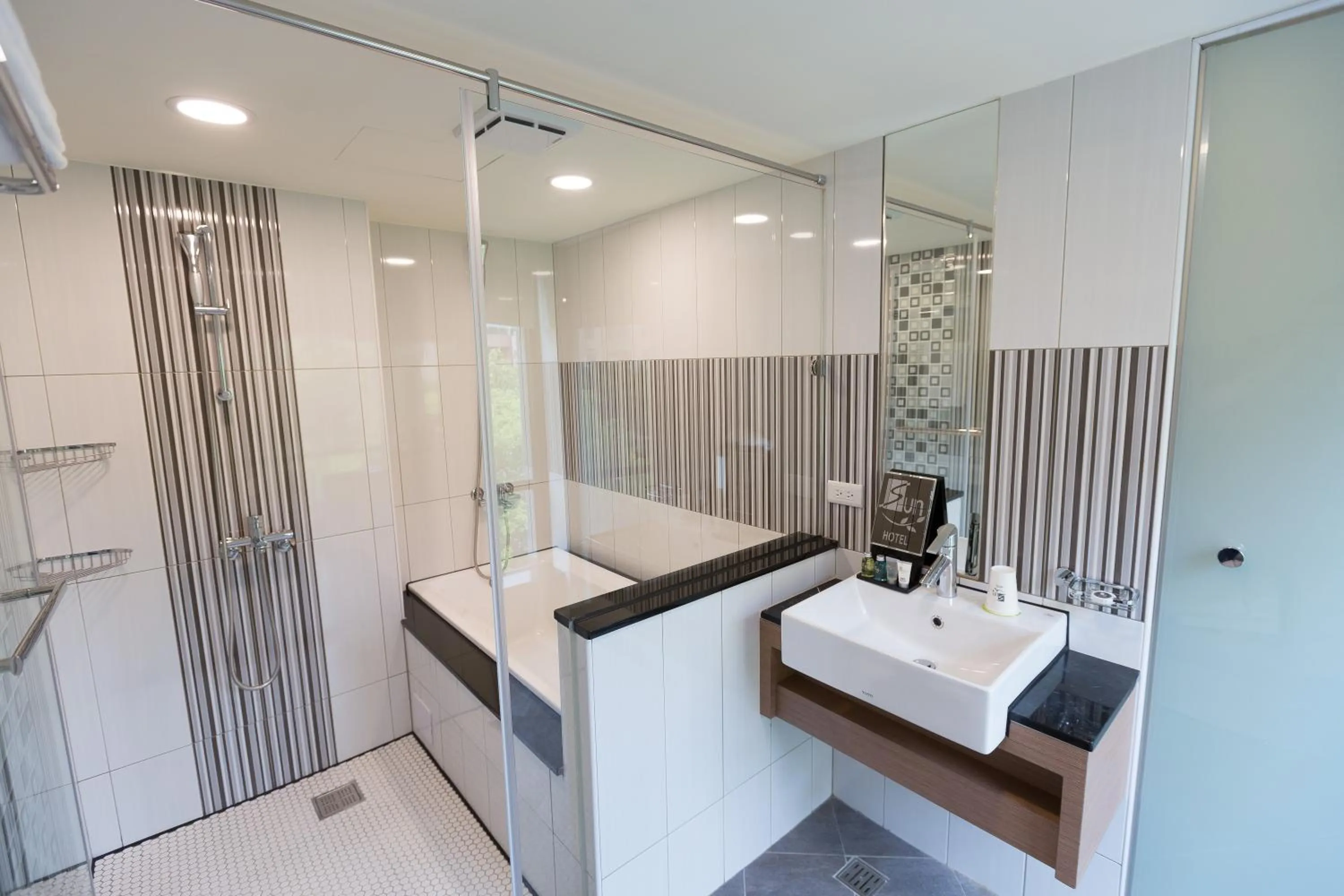 Toilet in Sun Hotel Kaohsiung