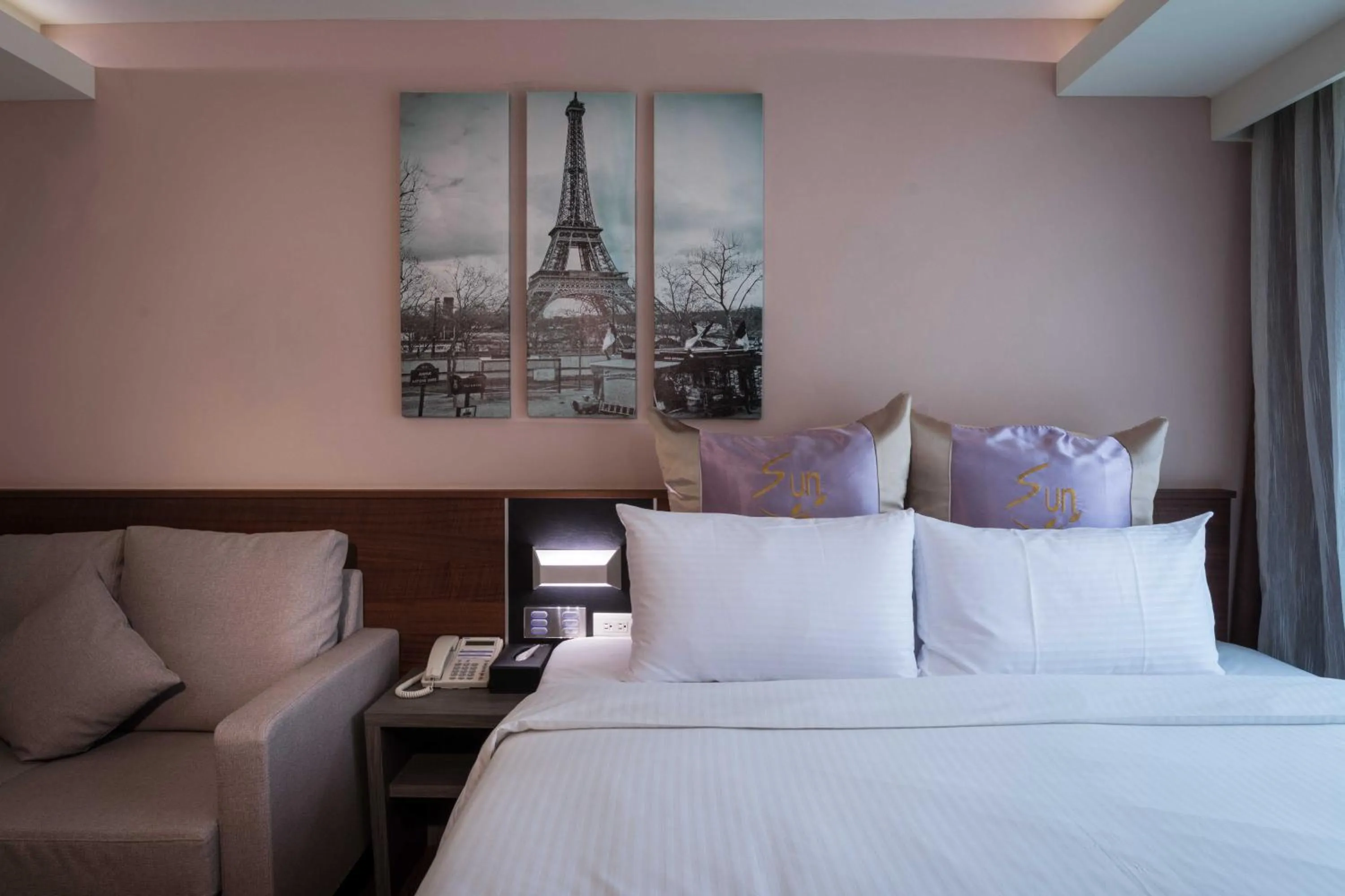 Bedroom, Bed in Sun Hotel Kaohsiung