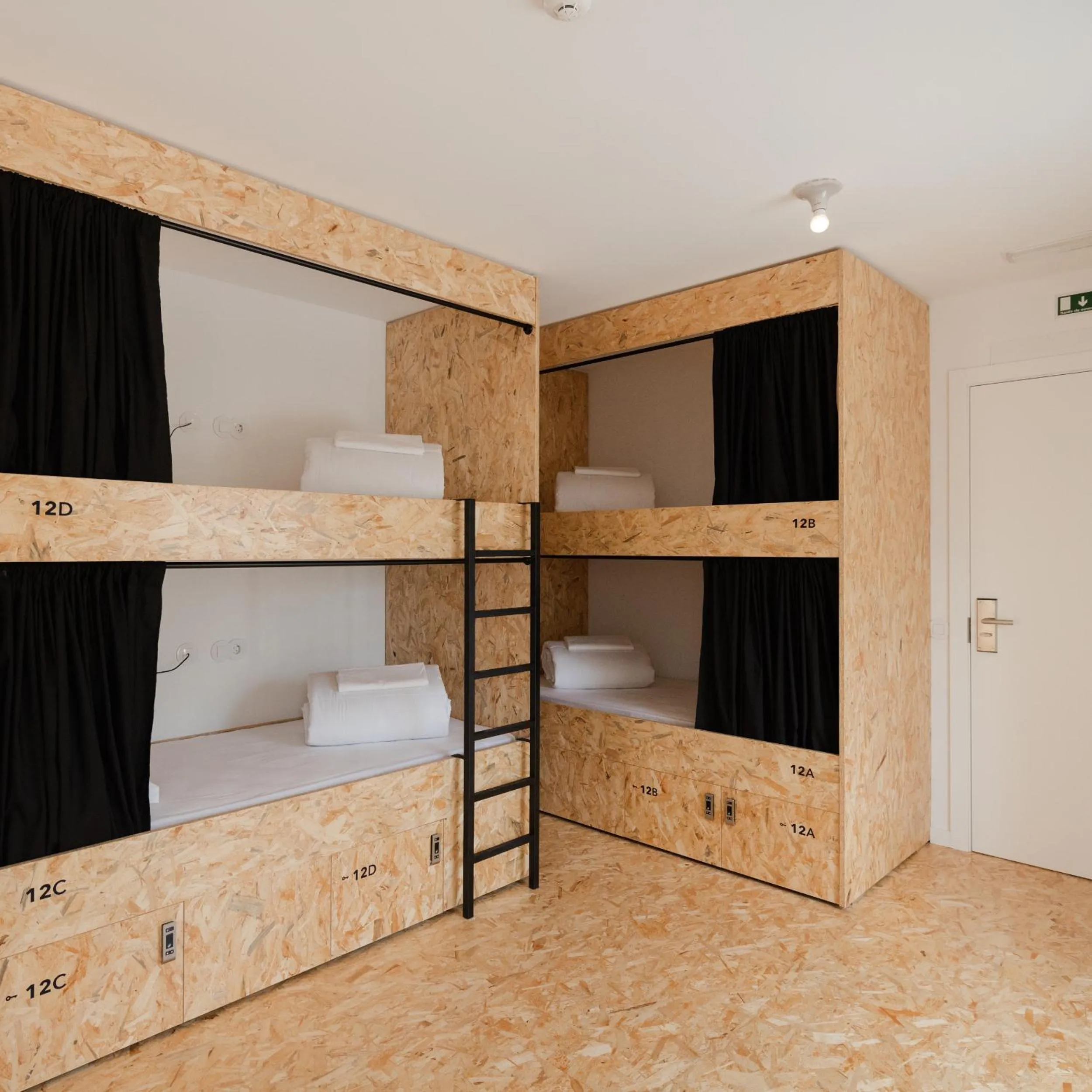 bunk bed, Bed in Hostel Conii & Suites Algarve